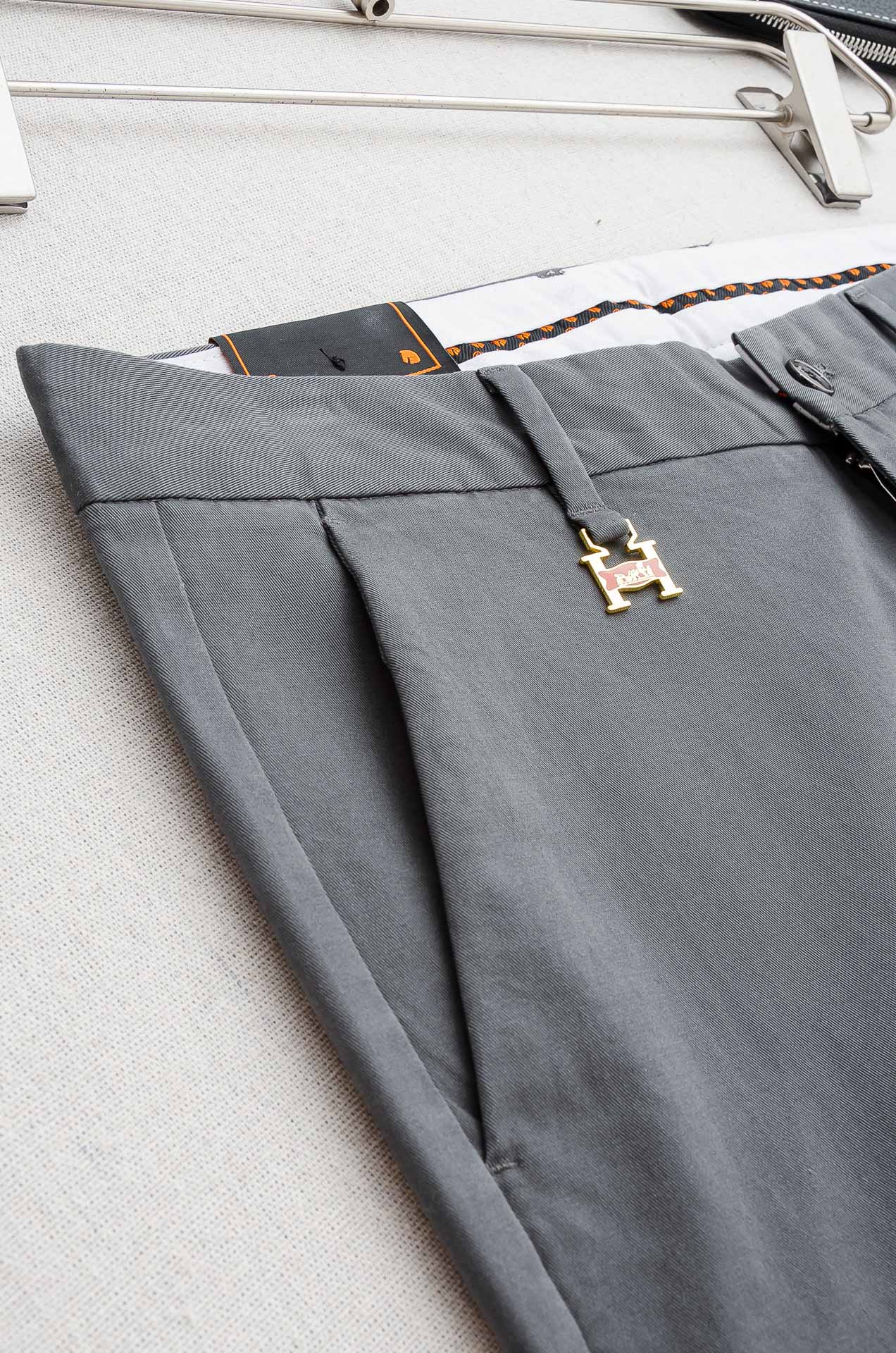 HERME'S 爱马/仕25FW秋冬新款轻奢时尚定制休闲西裤#简洁干练的风格，精致卓越的品质男装，每款的