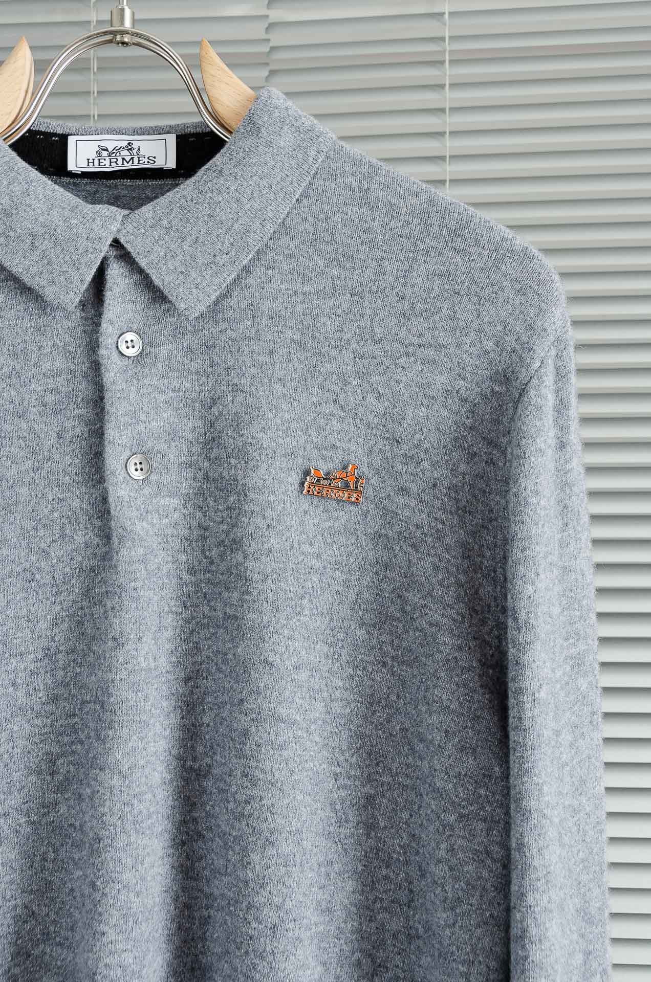 HER#MES 爱/马仕2025经典简约翻领羊毛衫#经典羊毛衣，它以其卓越的品质和精湛的工艺，成为了众多