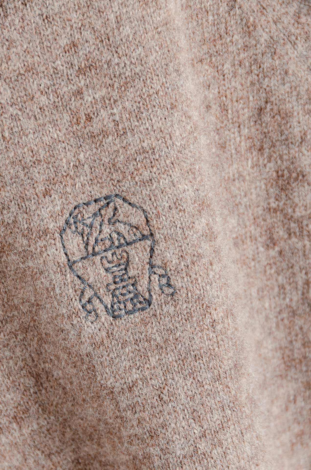 BC 26经典简约圆领羊毛衫#经典羊毛衣，它以其卓越的品质和精湛的工艺，成为了众多时尚爱好者的心头好。这