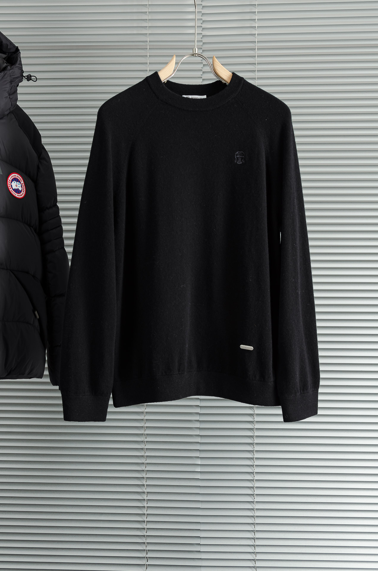 BC 26经典简约圆领羊毛衫#经典羊毛衣，它以其卓越的品质和精湛的工艺，成为了众多时尚爱好者的心头好。这