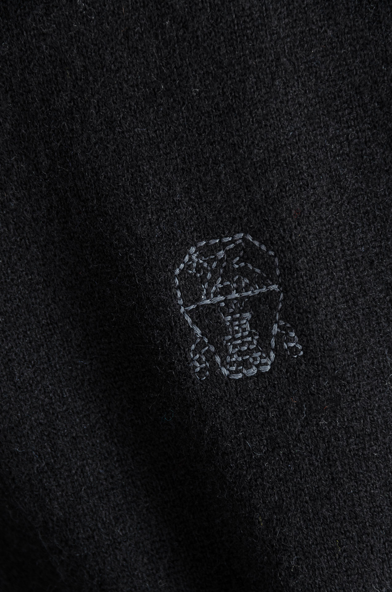 BC 26经典简约圆领羊毛衫#经典羊毛衣，它以其卓越的品质和精湛的工艺，成为了众多时尚爱好者的心头好。这