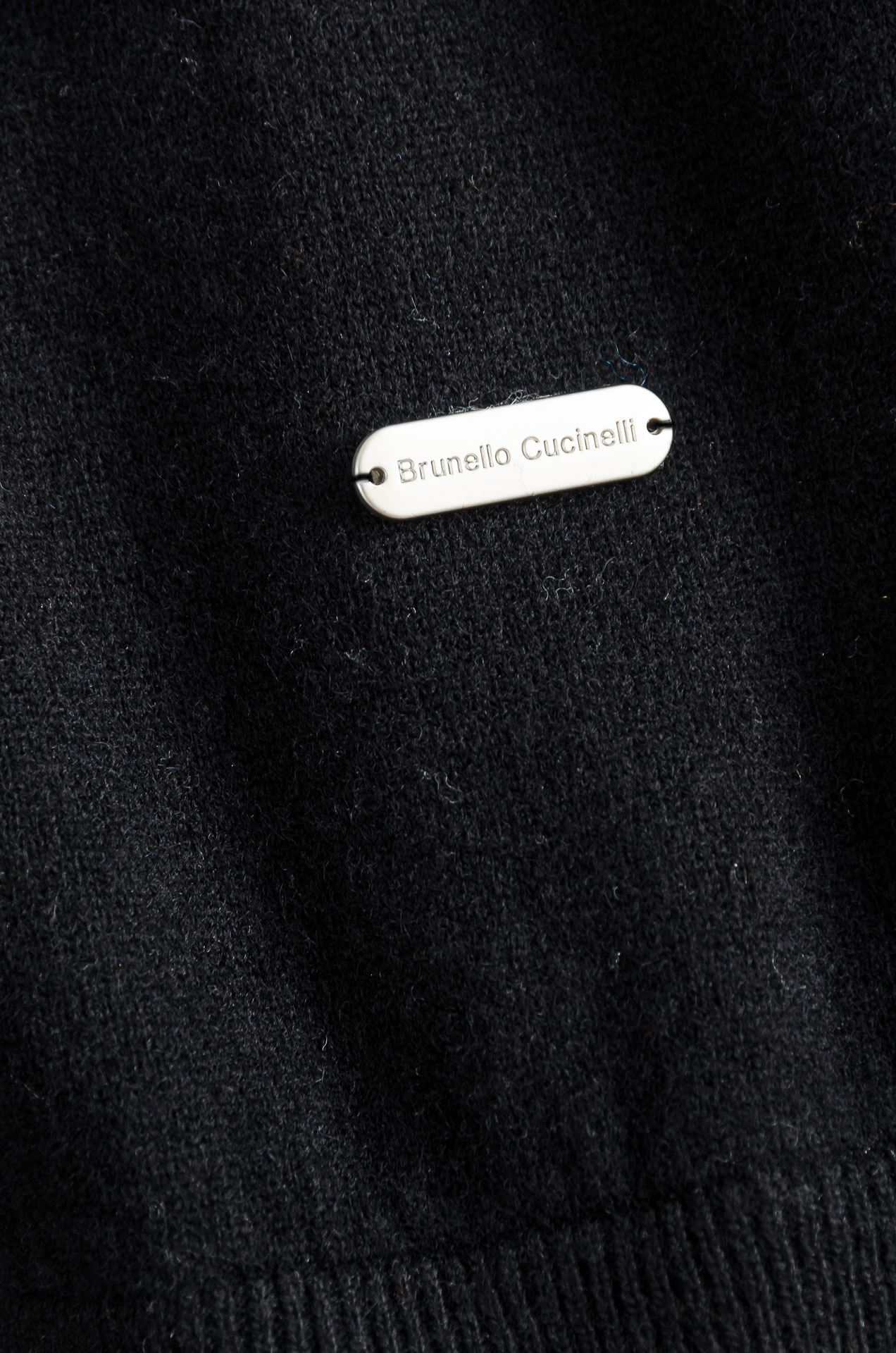 BC 26经典简约圆领羊毛衫#经典羊毛衣，它以其卓越的品质和精湛的工艺，成为了众多时尚爱好者的心头好。这