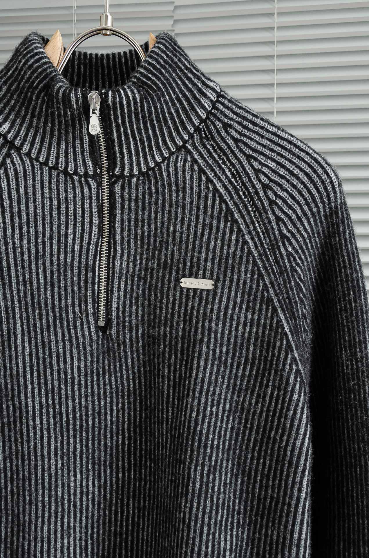 BC 2025经典简约羊毛衫#经典羊毛衣，它以其卓越的品质和精湛的工艺，成为了众多时尚爱好者的心头好。这