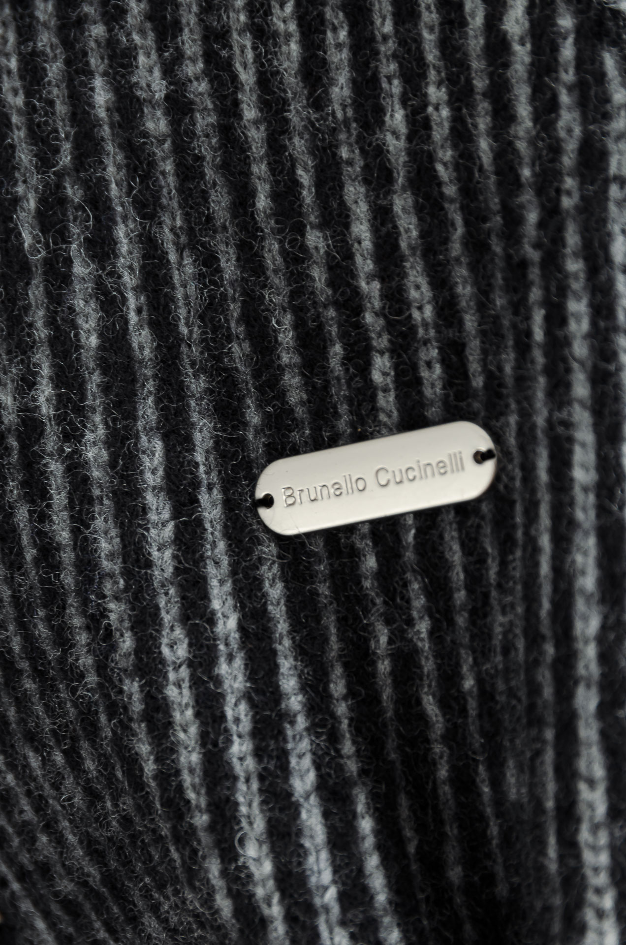 BC 2025经典简约羊毛衫#经典羊毛衣，它以其卓越的品质和精湛的工艺，成为了众多时尚爱好者的心头好。这