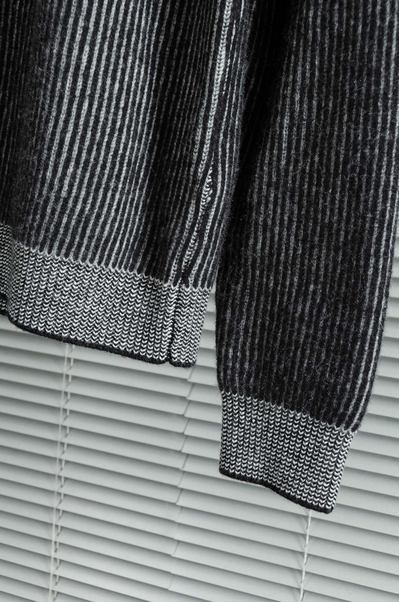 BC 2025经典简约羊毛衫#经典羊毛衣，它以其卓越的品质和精湛的工艺，成为了众多时尚爱好者的心头好。这