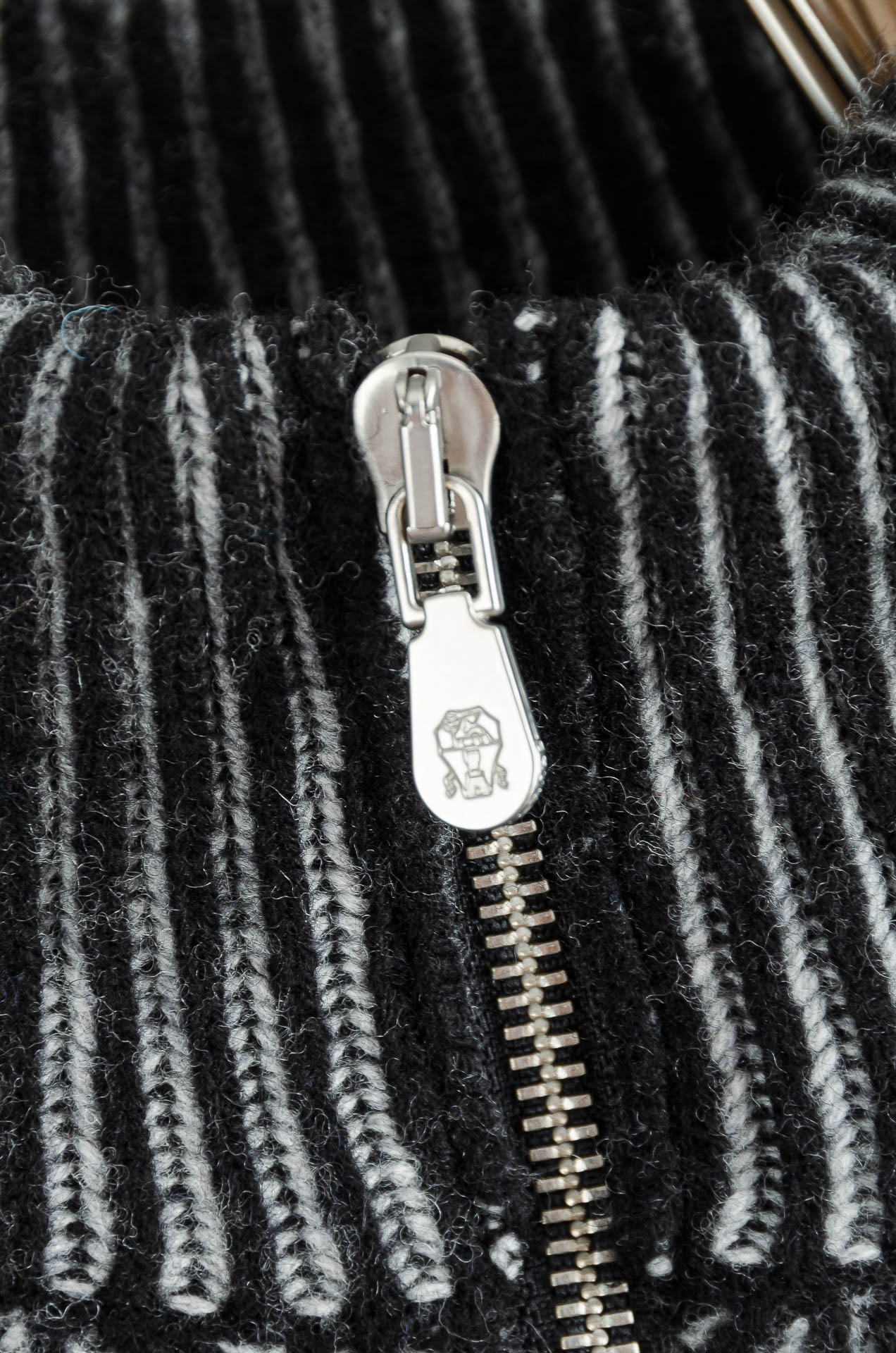 BC 2025经典简约羊毛衫#经典羊毛衣，它以其卓越的品质和精湛的工艺，成为了众多时尚爱好者的心头好。这