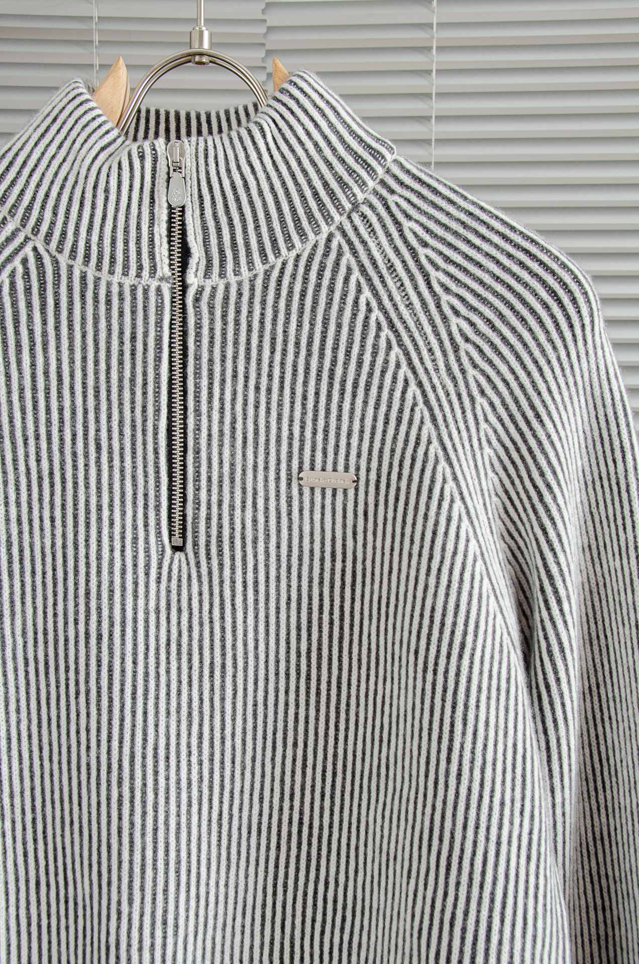 BC 2025经典简约羊毛衫#经典羊毛衣，它以其卓越的品质和精湛的工艺，成为了众多时尚爱好者的心头好。这