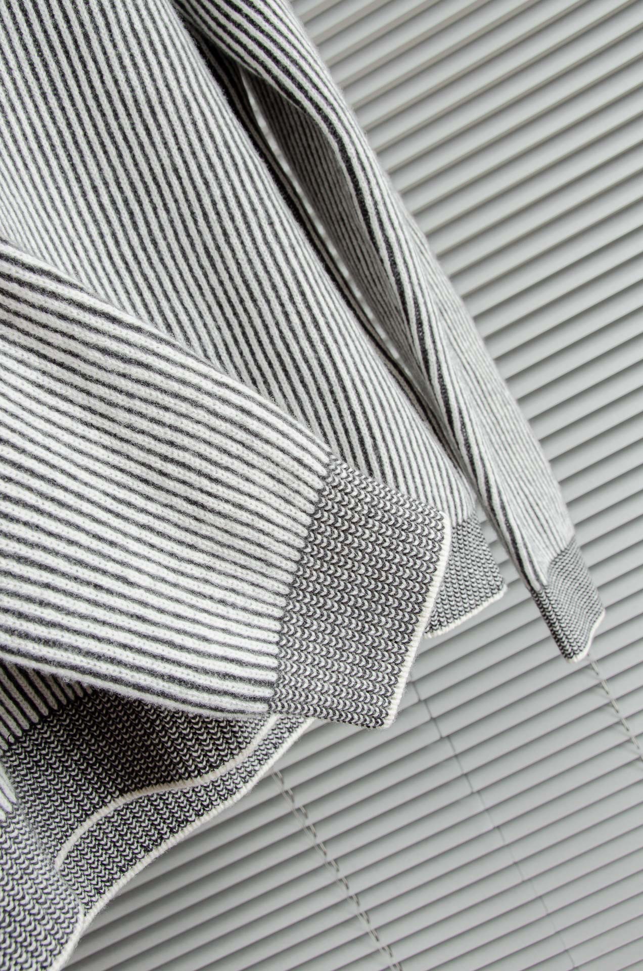 BC 2025经典简约羊毛衫#经典羊毛衣，它以其卓越的品质和精湛的工艺，成为了众多时尚爱好者的心头好。这