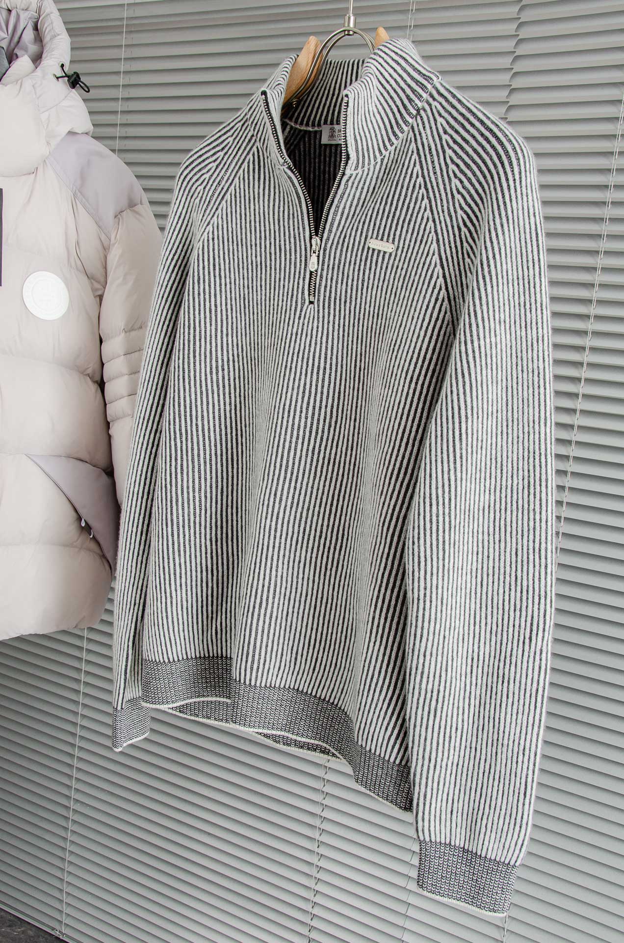 BC 2025经典简约羊毛衫#经典羊毛衣，它以其卓越的品质和精湛的工艺，成为了众多时尚爱好者的心头好。这