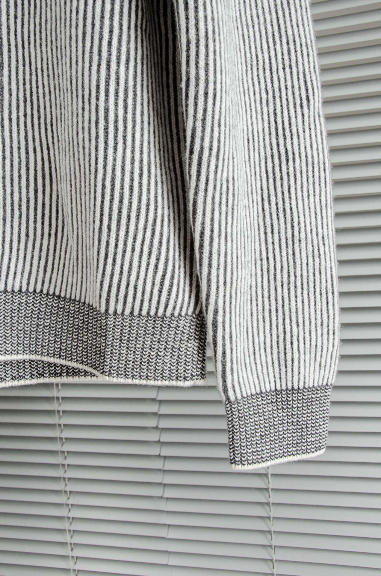 BC 2025经典简约羊毛衫#经典羊毛衣，它以其卓越的品质和精湛的工艺，成为了众多时尚爱好者的心头好。这