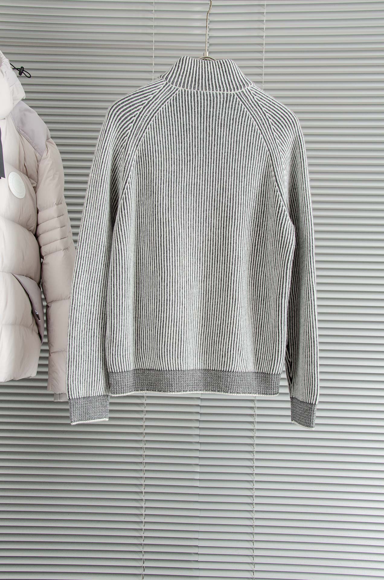 BC 2025经典简约羊毛衫#经典羊毛衣，它以其卓越的品质和精湛的工艺，成为了众多时尚爱好者的心头好。这