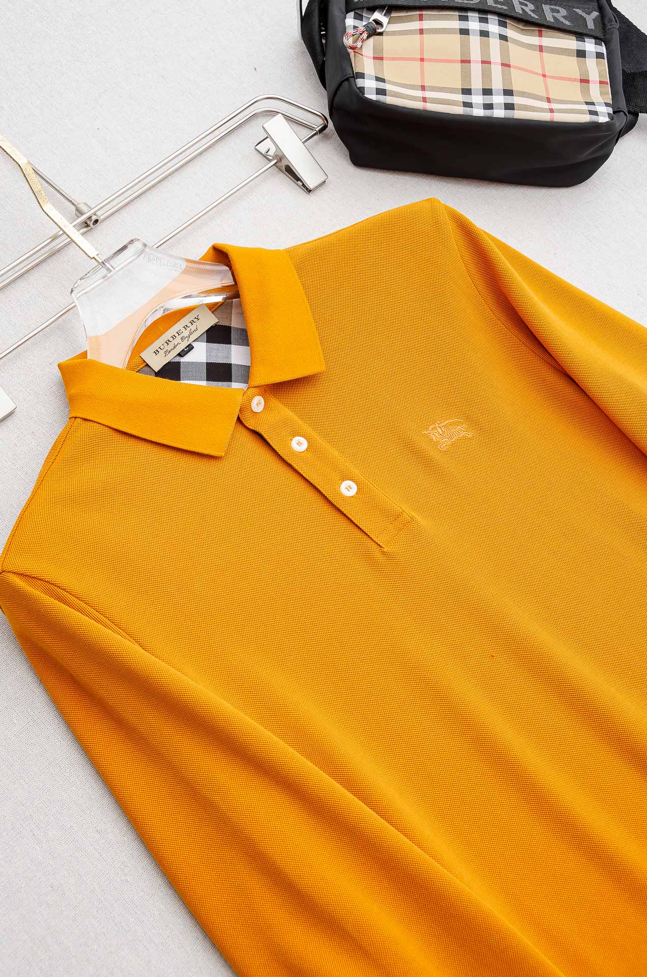 BURB#ERRY 巴宝/莉2025FW新品 轻奢男士翻领长袖T恤衫#精选客供进口100%棉采用高密度工