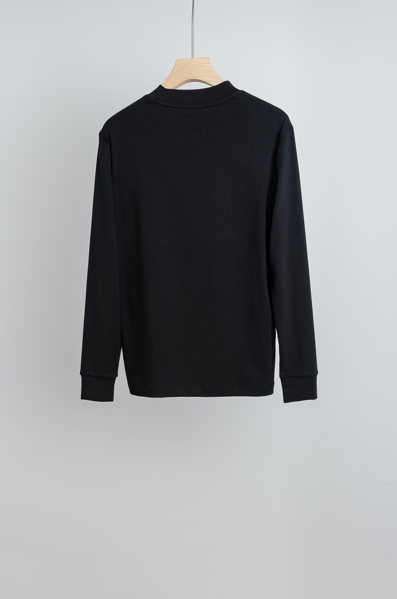 ☀️☀️ Di#or 迪奥26FW秋冬新款 立体刺绣男士长袖T恤衫#把重心都放在了面料上，表面清晰可见的