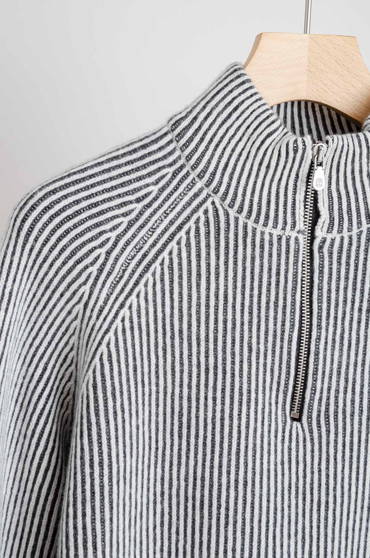 ☀️☀️ BC 2025经典简约羊毛衫#经典羊毛衣，它以其卓越的品质和精湛的工艺，成为了众多时尚爱好者的