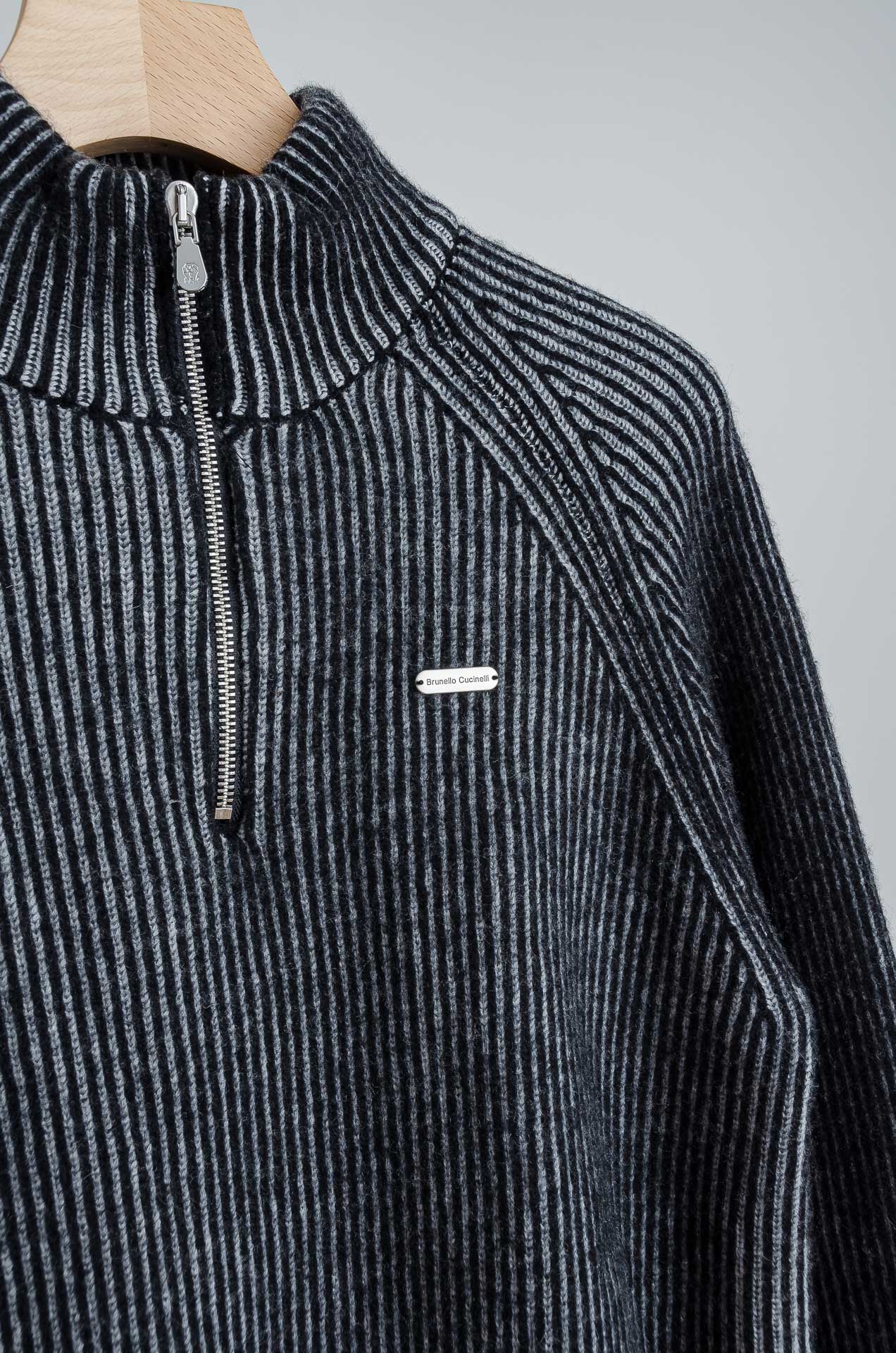 ☀️☀️ BC 2025经典简约羊毛衫#经典羊毛衣，它以其卓越的品质和精湛的工艺，成为了众多时尚爱好者的