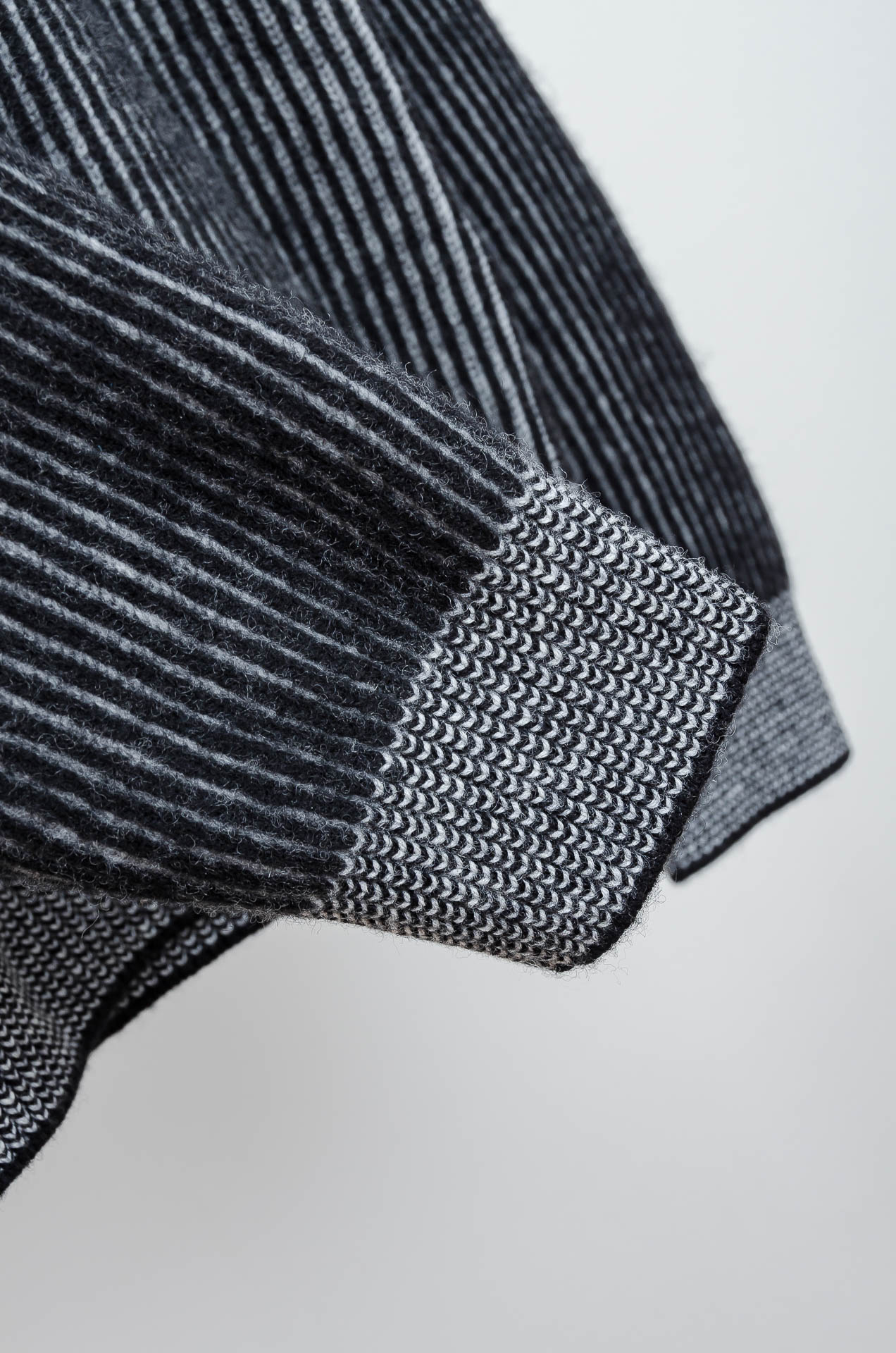 ☀️☀️ BC 2025经典简约羊毛衫#经典羊毛衣，它以其卓越的品质和精湛的工艺，成为了众多时尚爱好者的