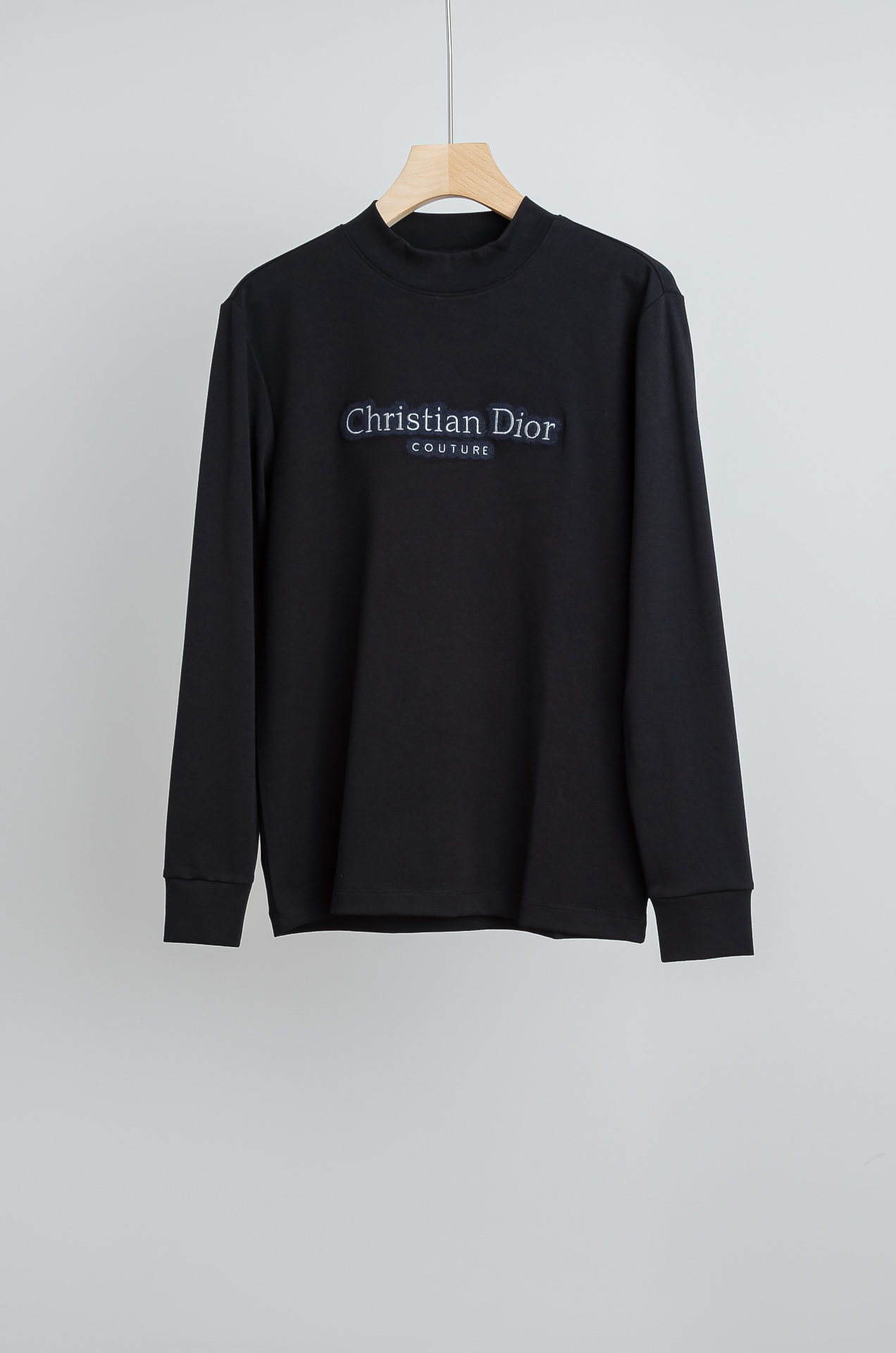 ☀️☀️ Di#or 迪奥26FW秋冬新款 立体刺绣男士长袖T恤衫#把重心都放在了面料上，表面清晰可见的