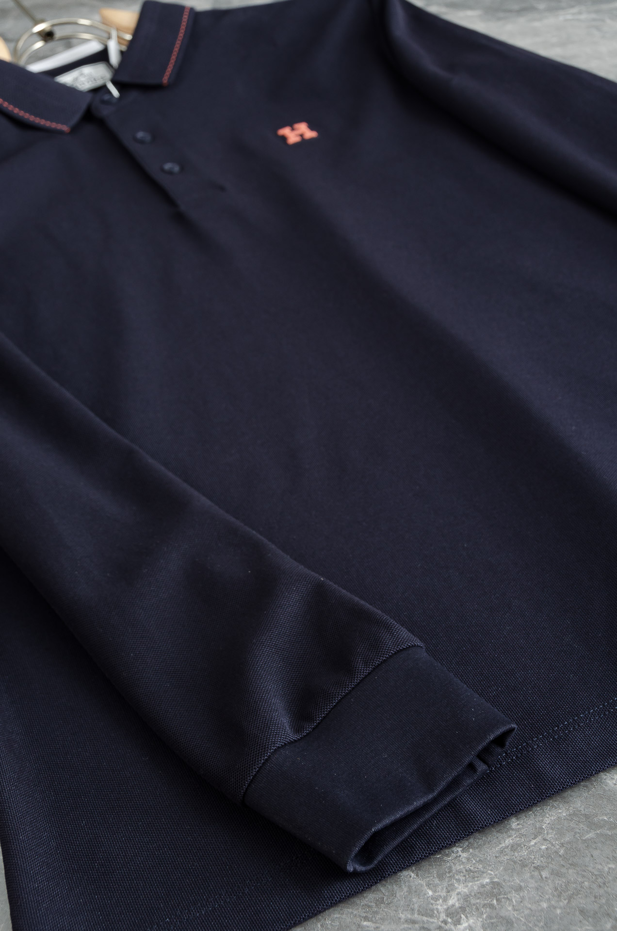 HER#MES爱马＊仕2025FW秋冬新品 轻奢男士翻领长袖T恤衫#精选客供进口100%棉采用高密度工艺