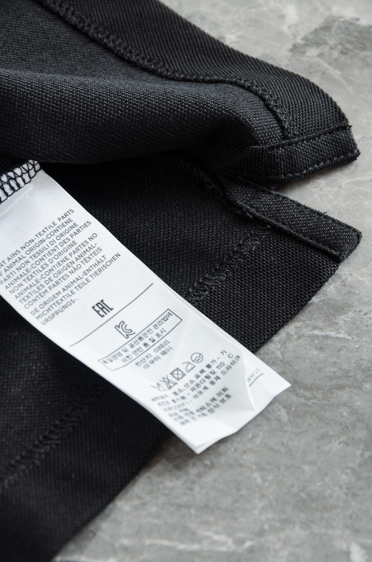 始祖鸟 2025FW秋冬新品 轻奢男士翻领长袖T恤衫#精选客供进口100%棉采用高密度工艺打造而成，手感