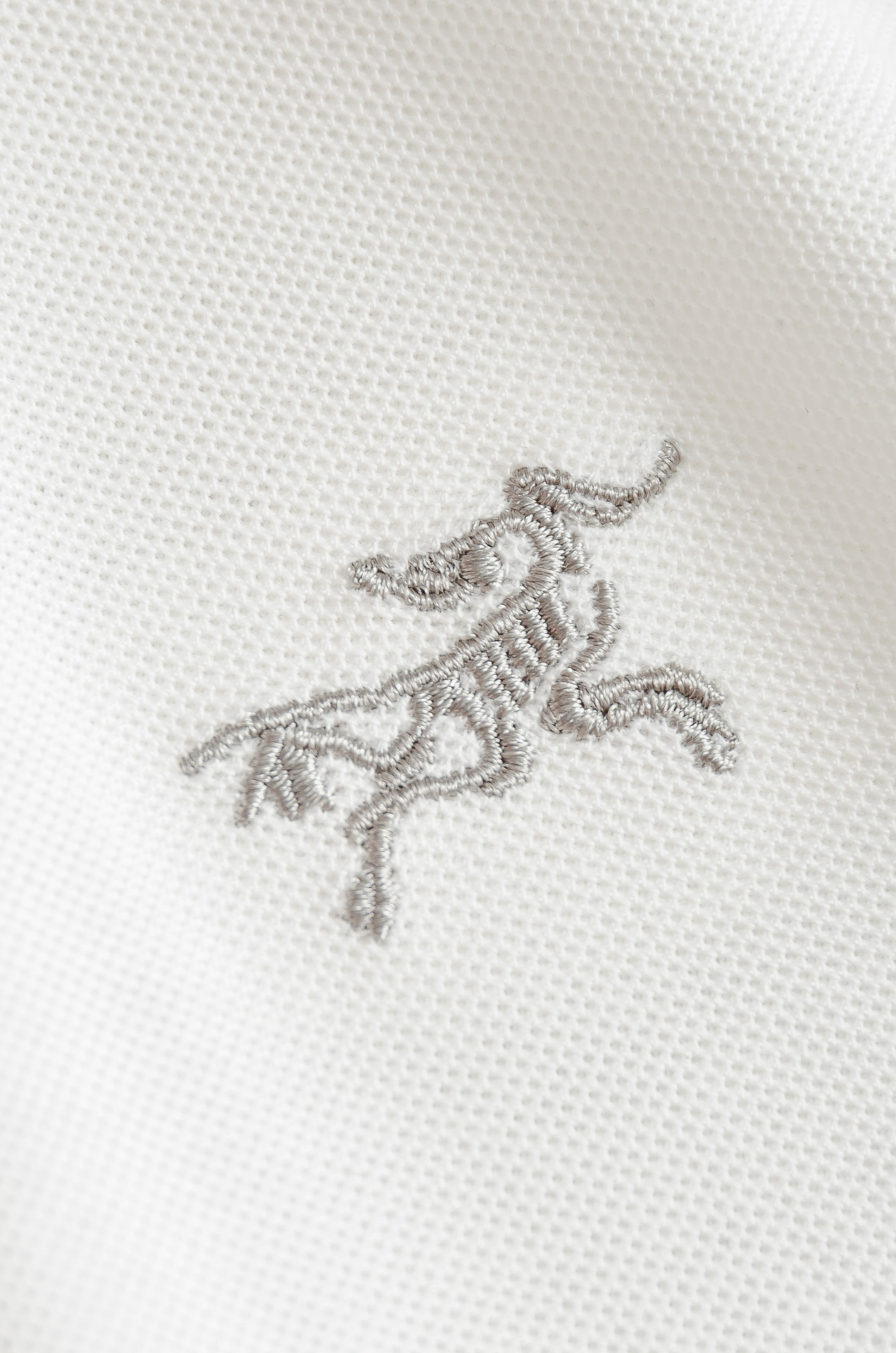 始祖鸟 2025FW秋冬新品 轻奢男士翻领长袖T恤衫#精选客供进口100%棉采用高密度工艺打造而成，手感