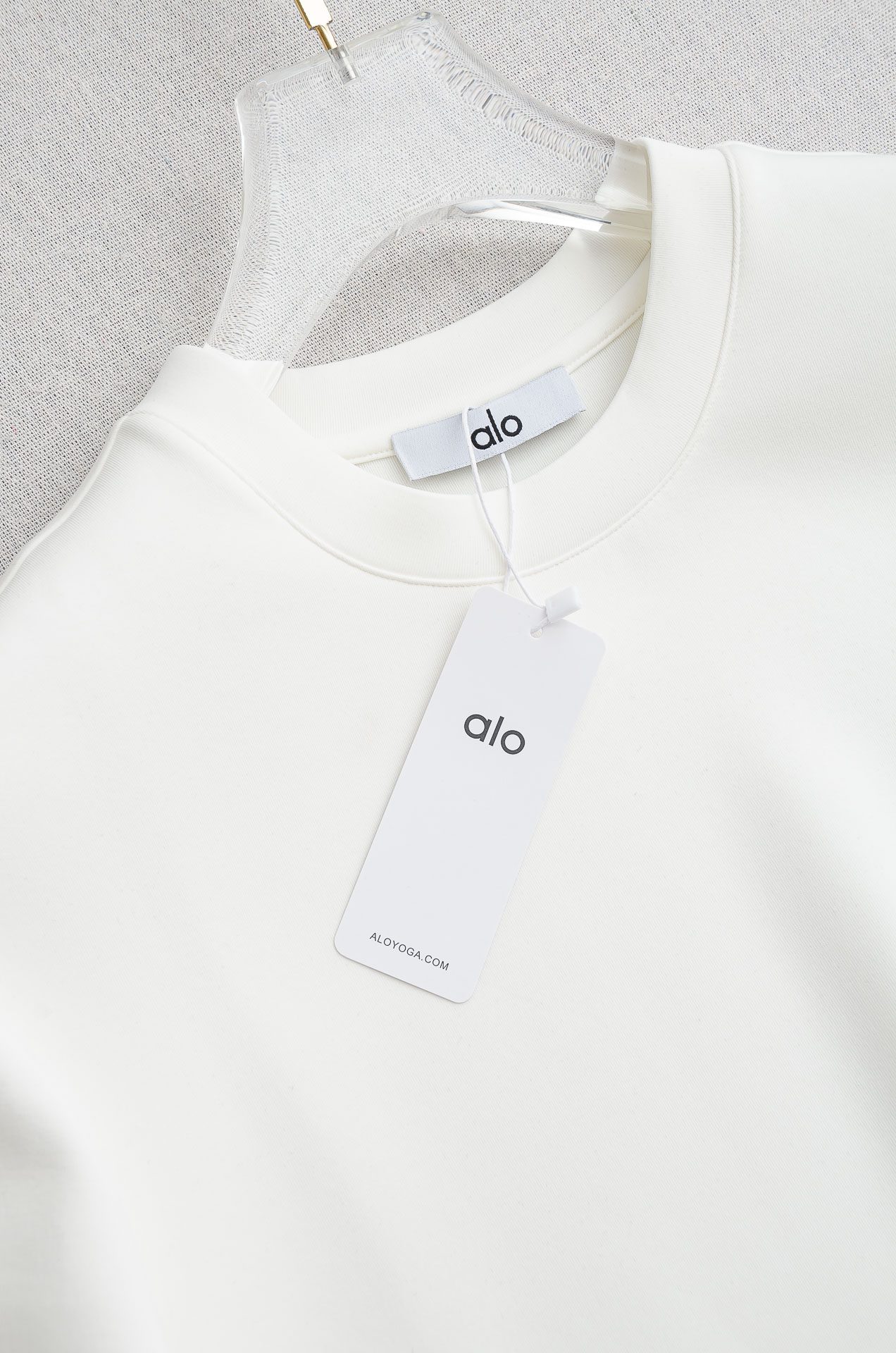 🌾 2026秋冬太空棉字母刺绣logo时尚百搭打底圆领短袖衫，精致工艺专柜面料，顶级元素融合打造，经典短