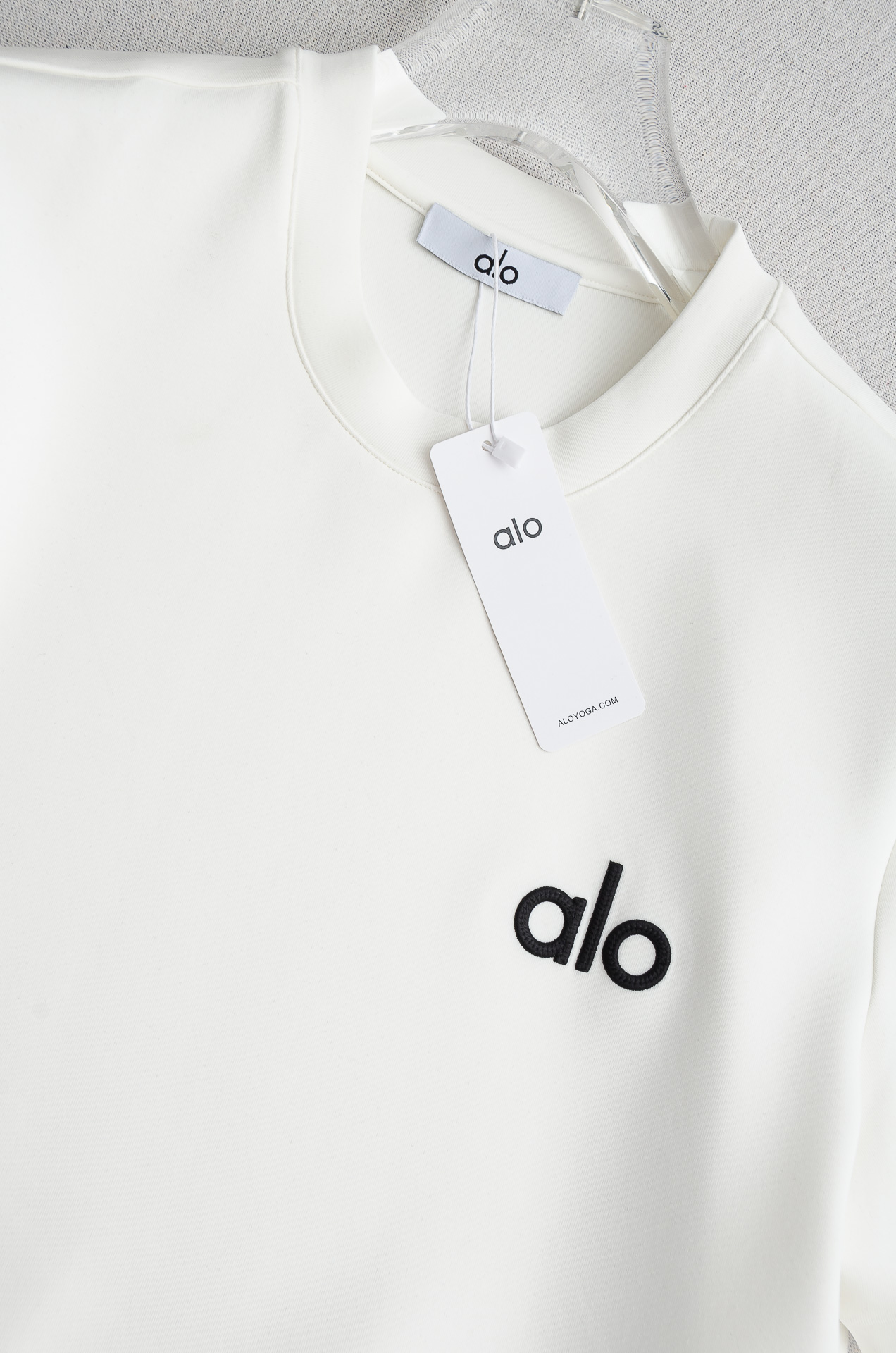 🌾 2026秋冬太空棉字母刺绣logo时尚百搭打底圆领短袖衫，精致工艺专柜面料，顶级元素融合打造，经典短