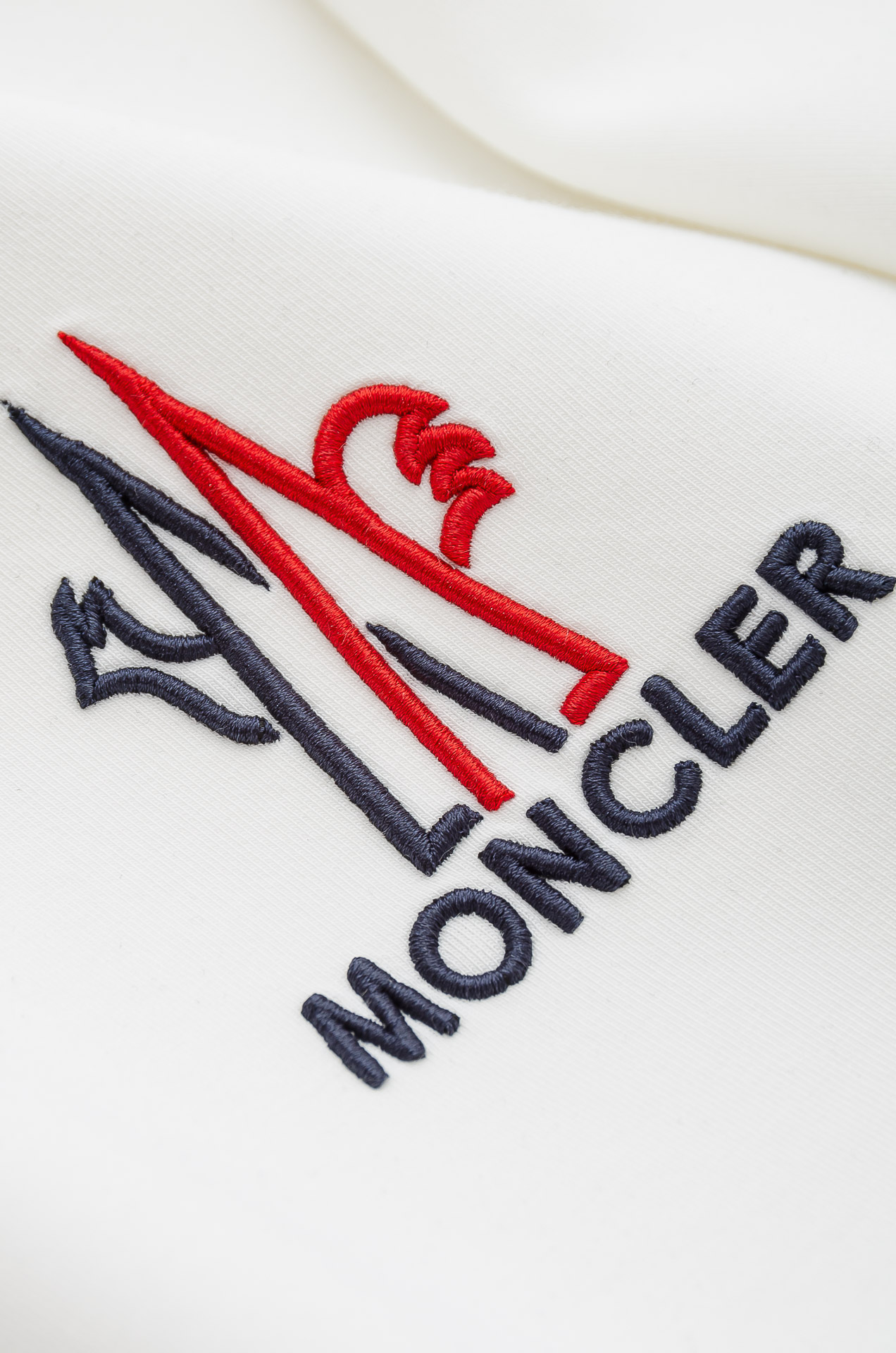 🌾 MON#CLER 蒙/口2026秋冬太空棉字母刺绣logo时尚百搭打底圆领短袖衫，精致工艺专柜面料，