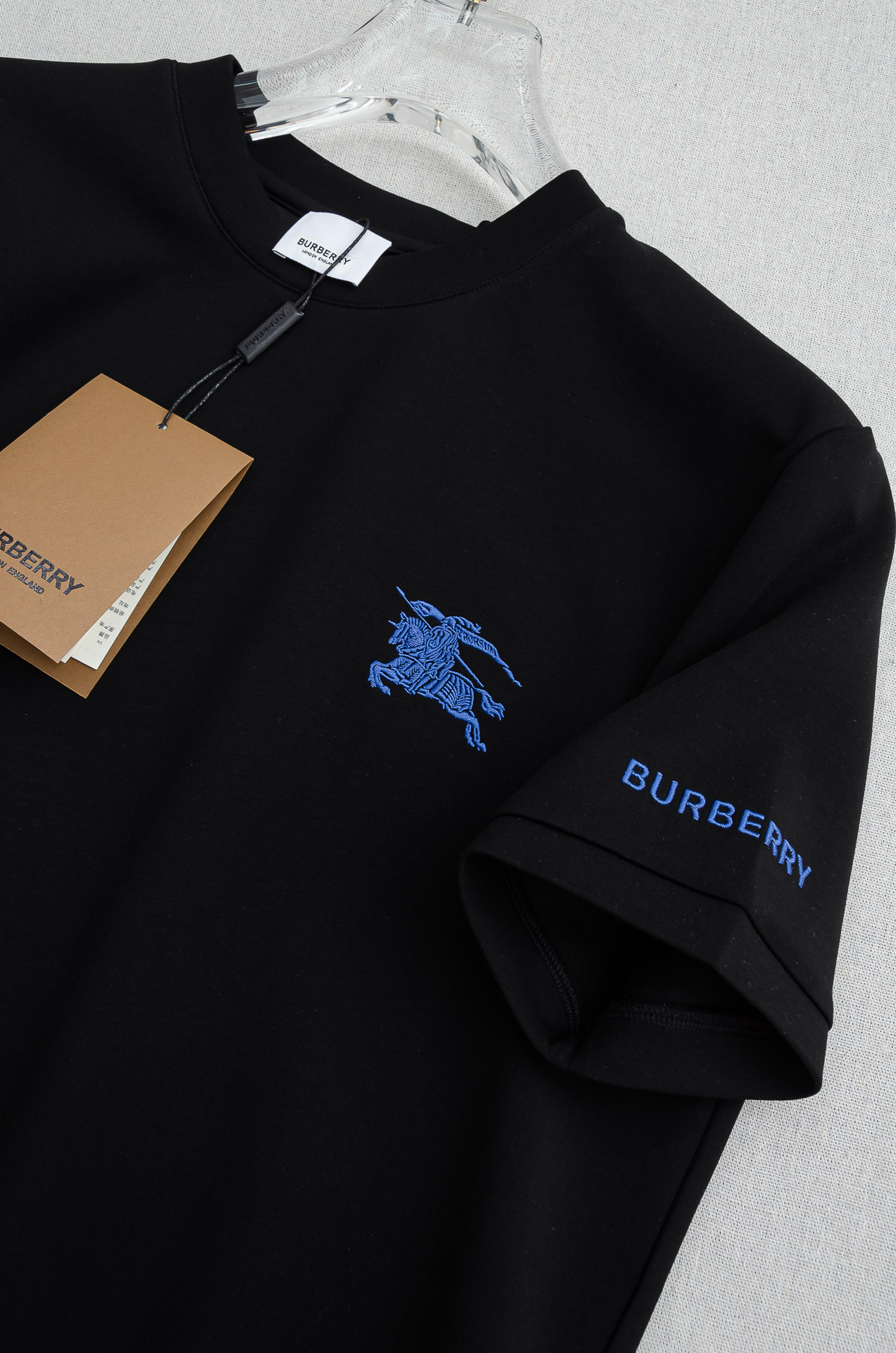 🌾 BURBE#RRY巴宝/莉2026秋冬太空棉字母刺绣logo时尚百搭打底圆领短袖衫，精致工艺专柜面料