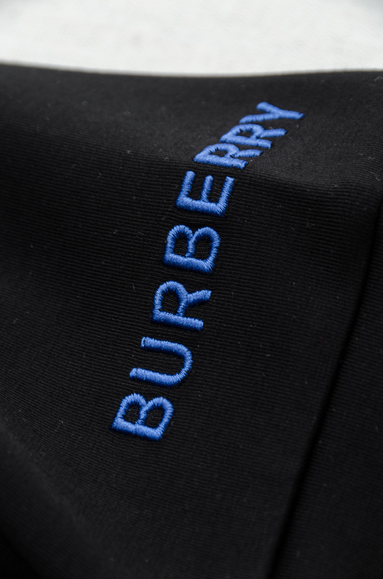 🌾 BURBE#RRY巴宝/莉2026秋冬太空棉字母刺绣logo时尚百搭打底圆领短袖衫，精致工艺专柜面料