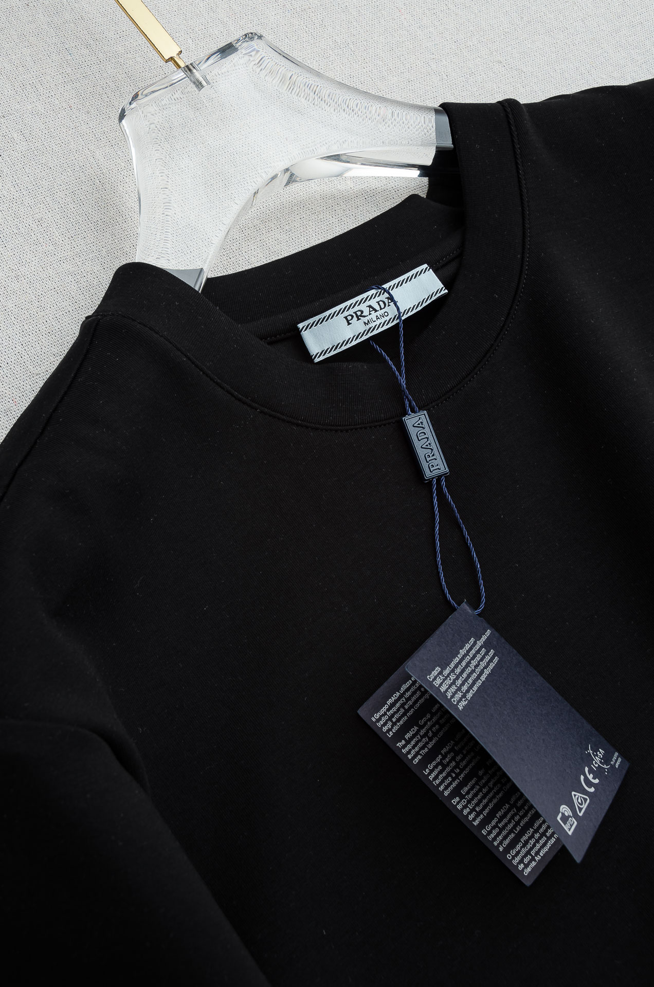 🌾 Pra#da普拉/达2026秋冬太空棉字母刺绣logo时尚百搭打底圆领短袖衫，精致工艺专柜面料，顶级