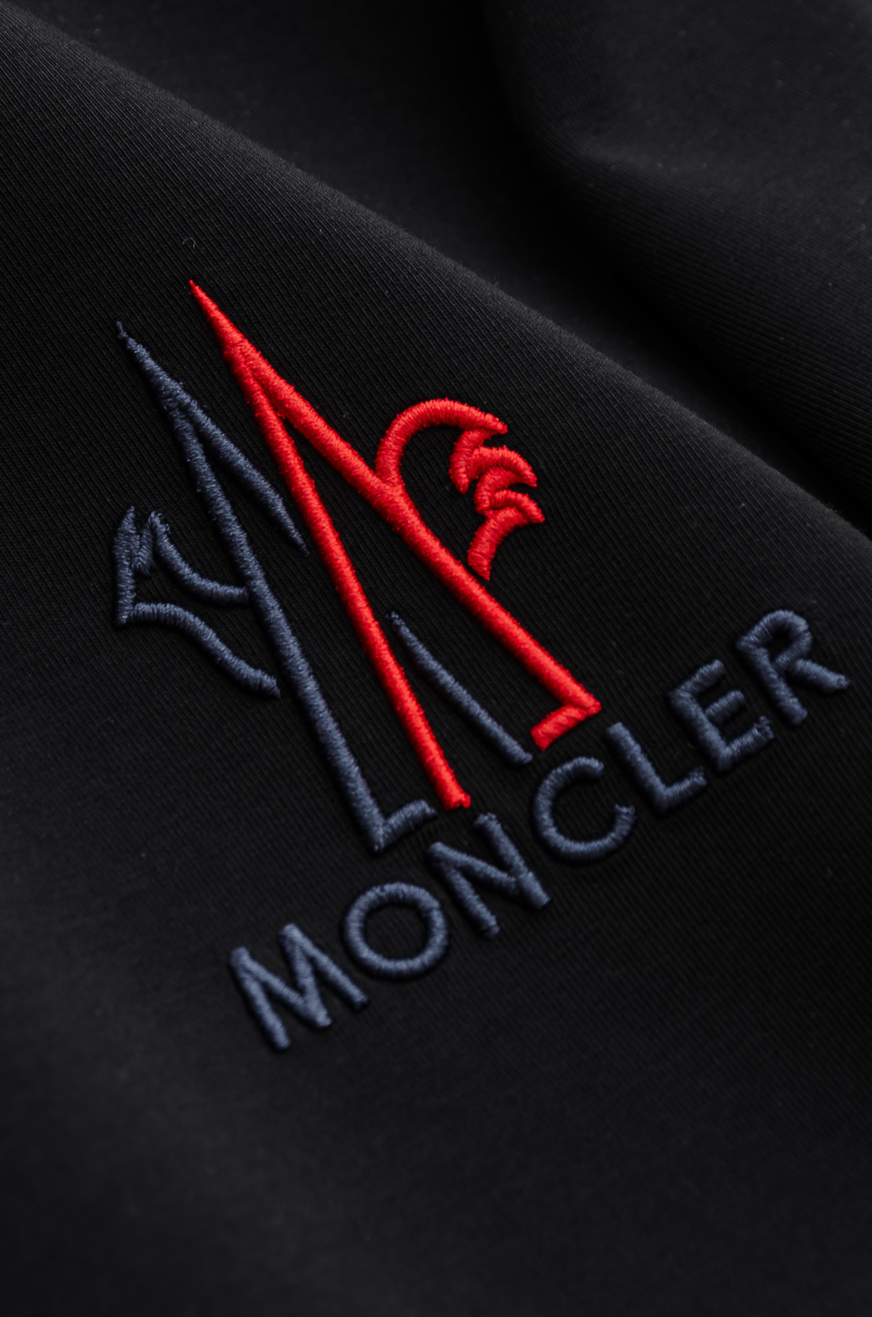 🌾 MON#CLER 蒙/口2026秋冬太空棉字母刺绣logo时尚百搭打底圆领短袖衫，精致工艺专柜面料，