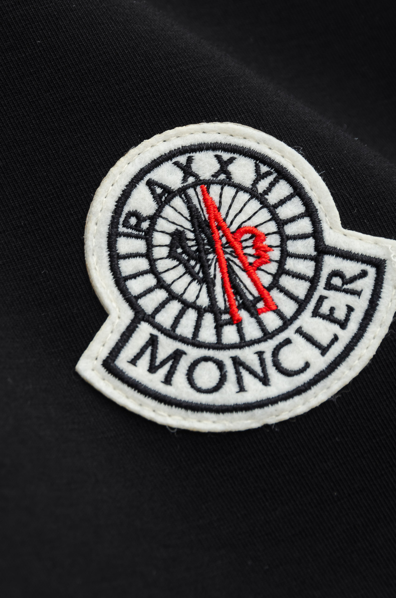 🌾 MON#CLER 蒙/口2026秋冬太空棉字母刺绣logo时尚百搭打底圆领短袖衫，精致工艺专柜面料，