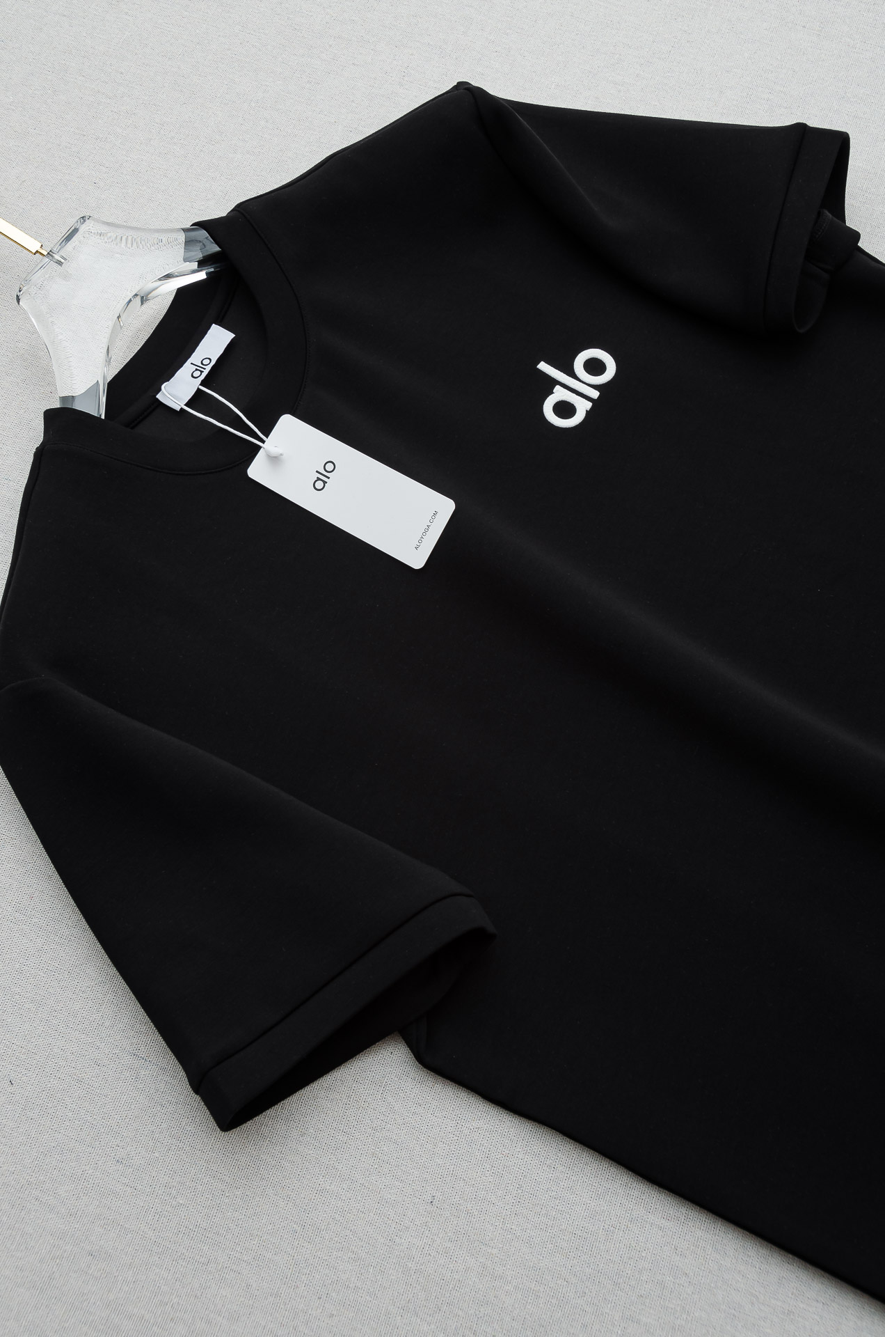 🌾 2026秋冬太空棉字母刺绣logo时尚百搭打底圆领短袖衫，精致工艺专柜面料，顶级元素融合打造，经典短