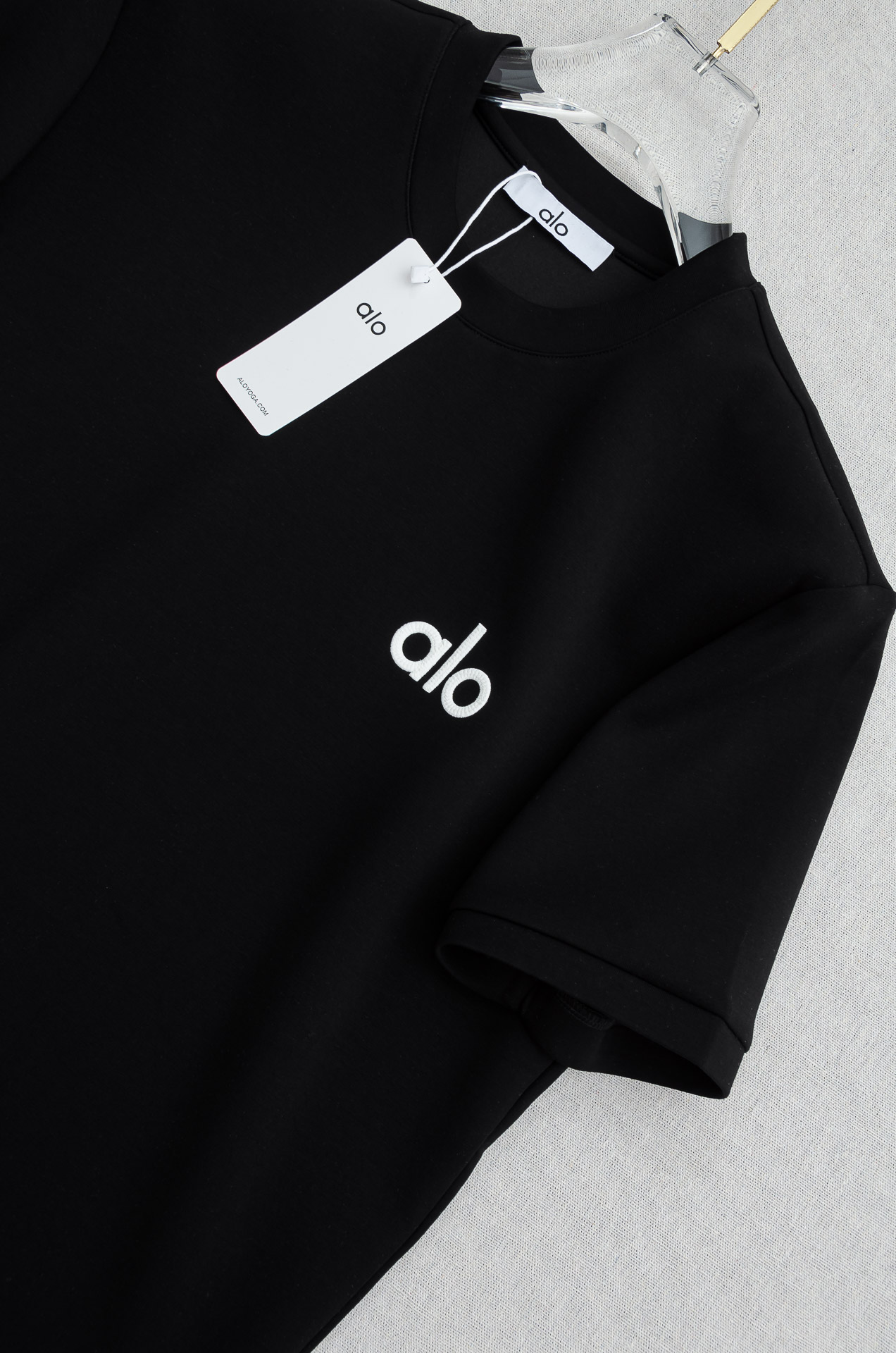 🌾 2026秋冬太空棉字母刺绣logo时尚百搭打底圆领短袖衫，精致工艺专柜面料，顶级元素融合打造，经典短