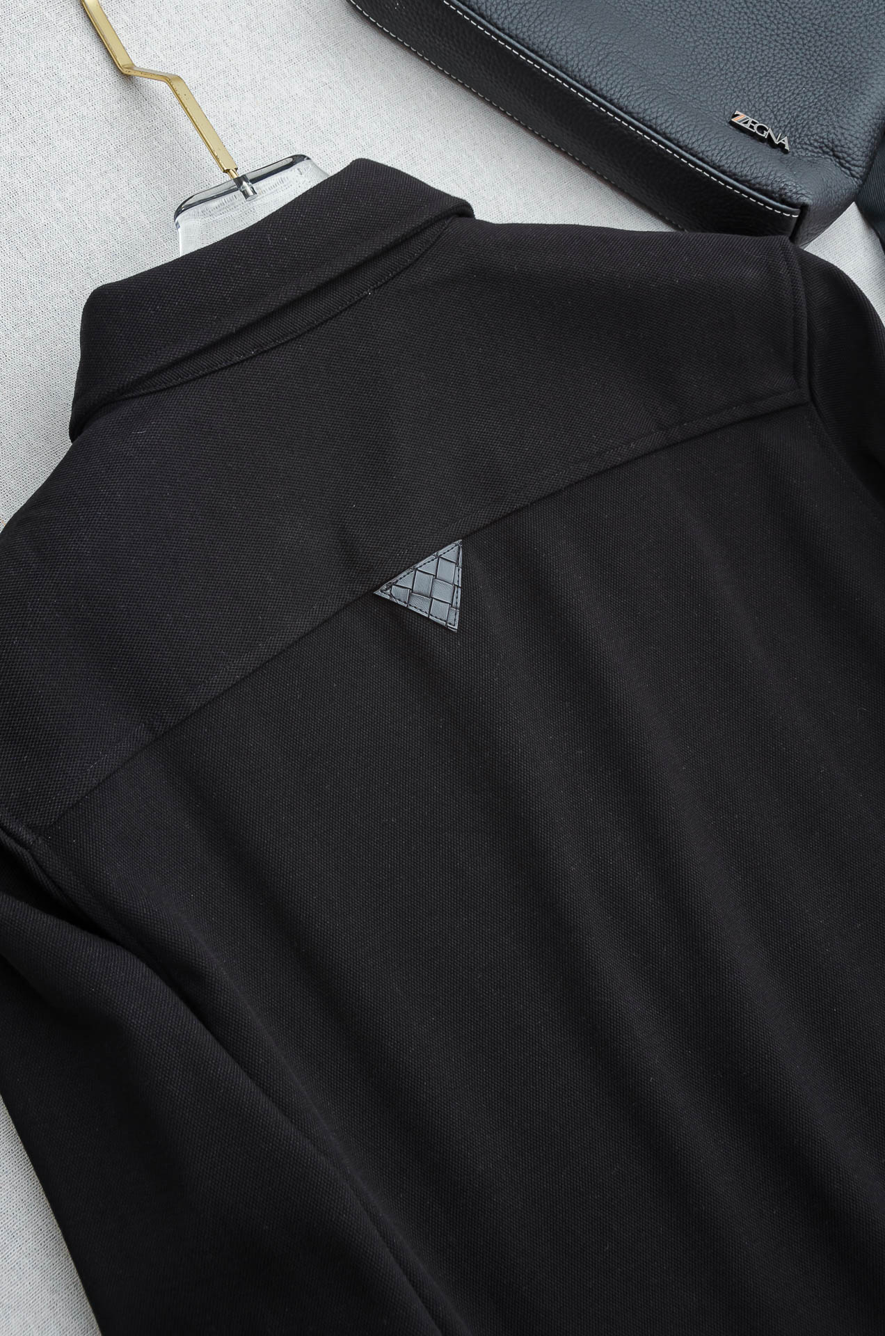 BV2025FW秋冬最新珠地棉加绒立体剪裁男士长袖衬衫#整体触感舒适有质感，尽管面料看似轻薄却富有特别的