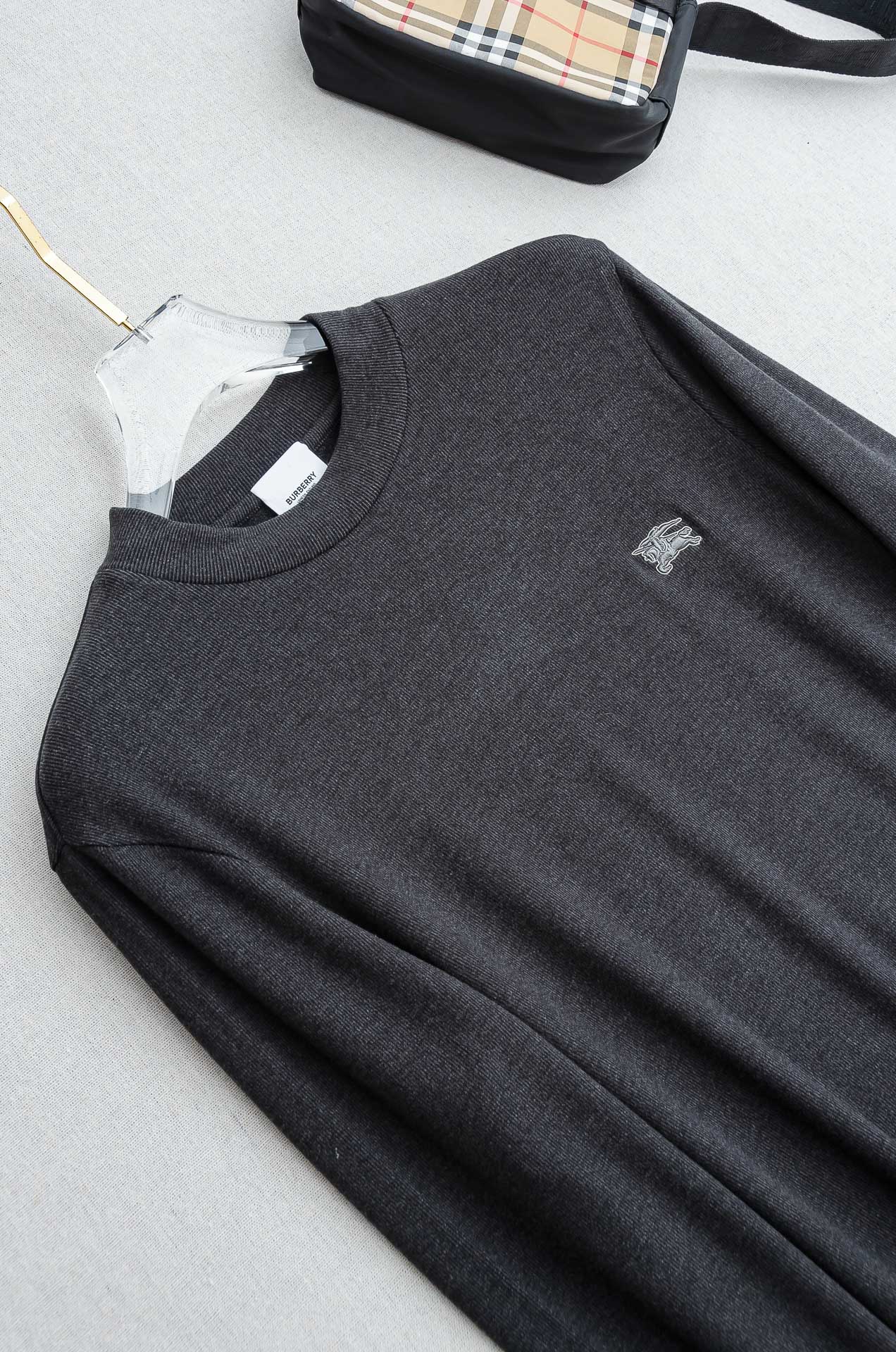 BBR 25FW进口德绒圆领打底衫，男士立体徽标LOGO基础纯色长袖套头衫！秋冬季轻薄款御寒打底单品，时