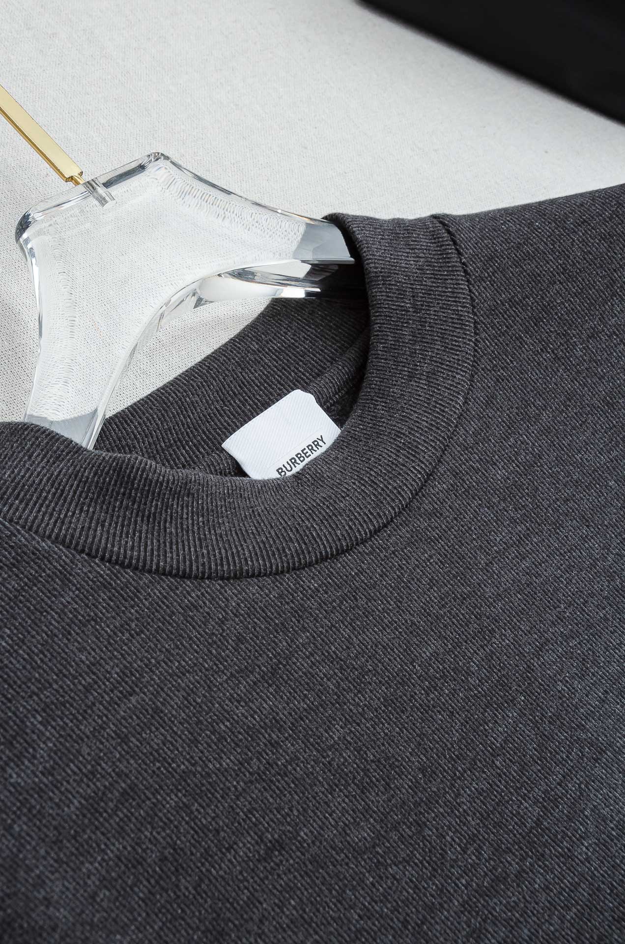 BBR 25FW进口德绒圆领打底衫，男士立体徽标LOGO基础纯色长袖套头衫！秋冬季轻薄款御寒打底单品，时