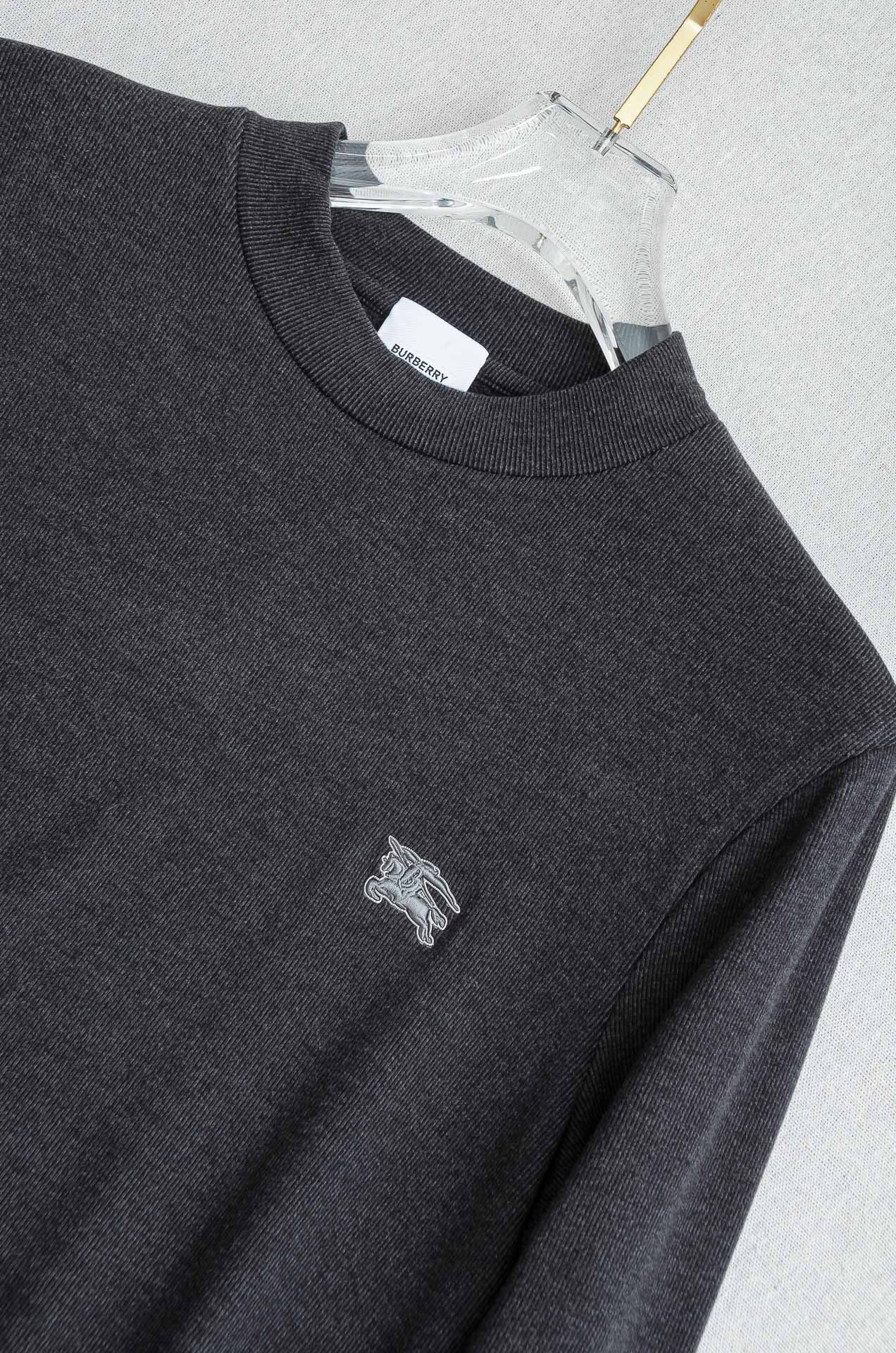 BBR 25FW进口德绒圆领打底衫，男士立体徽标LOGO基础纯色长袖套头衫！秋冬季轻薄款御寒打底单品，时