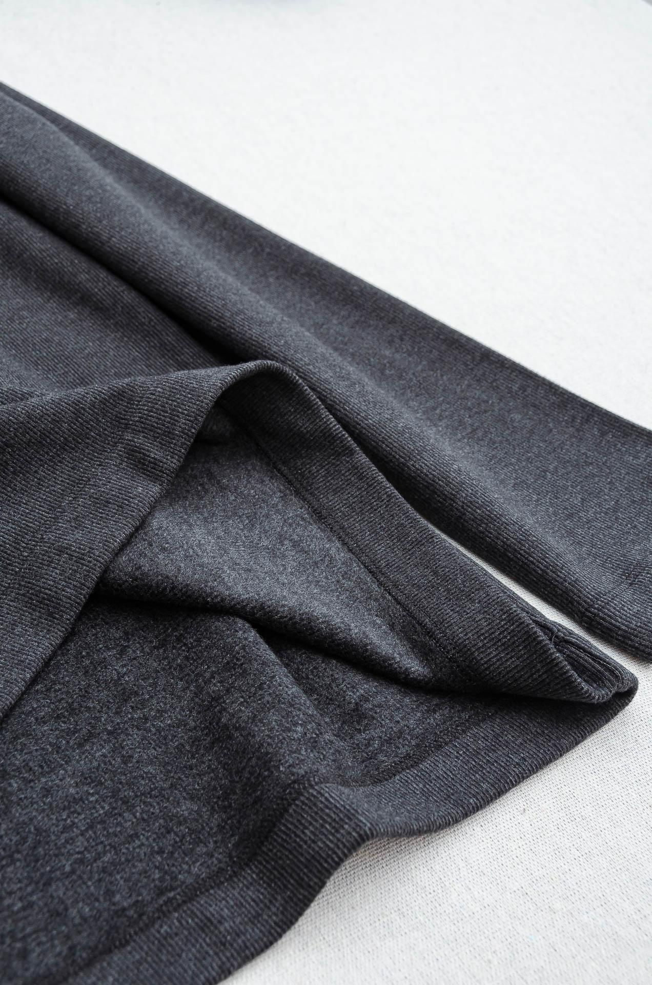 BBR 25FW进口德绒圆领打底衫，男士立体徽标LOGO基础纯色长袖套头衫！秋冬季轻薄款御寒打底单品，时