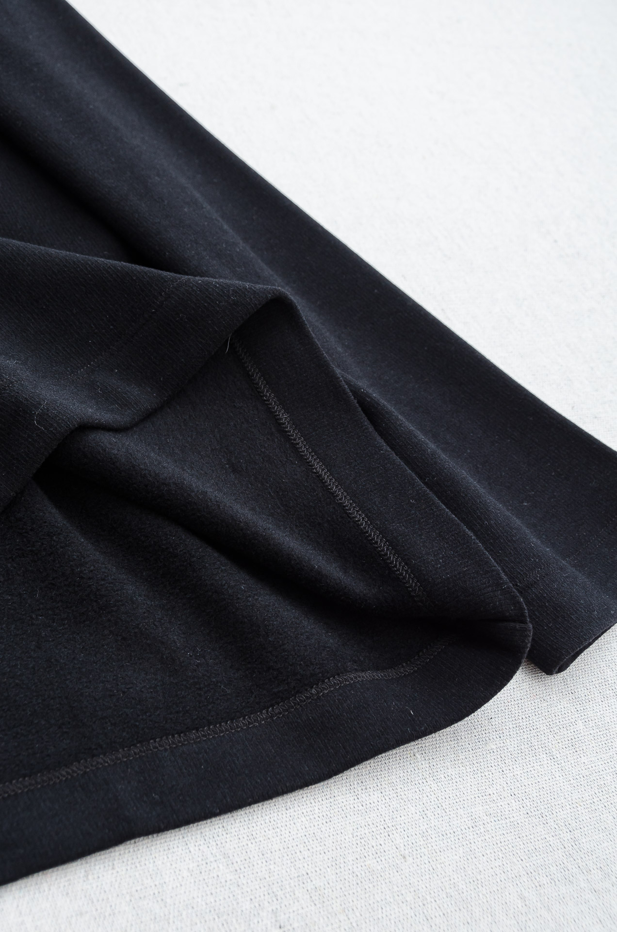 BBR 25FW进口德绒圆领打底衫，男士立体徽标LOGO基础纯色长袖套头衫！秋冬季轻薄款御寒打底单品，时