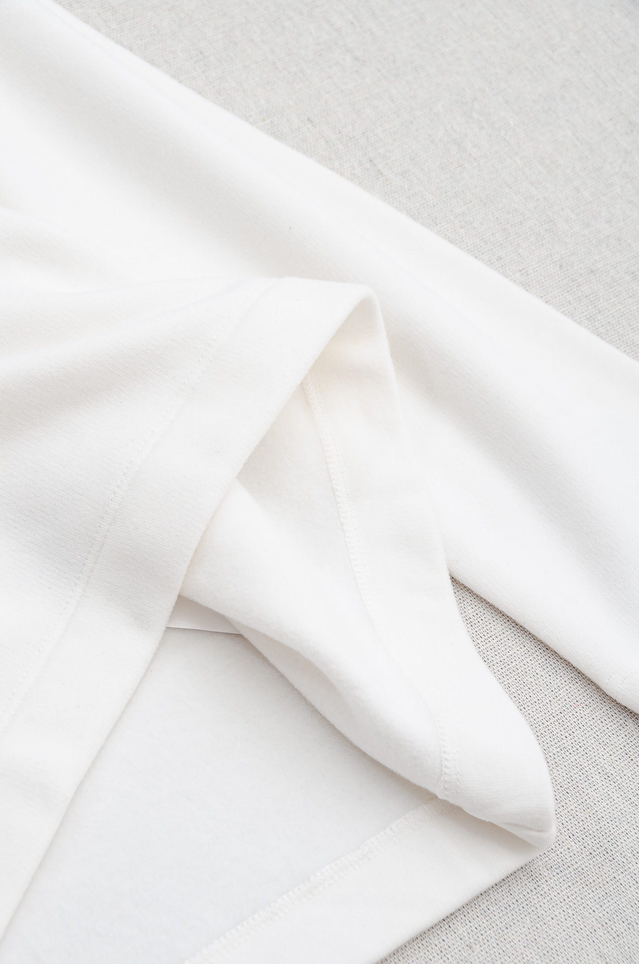 BBR 25FW进口德绒圆领打底衫，男士立体徽标LOGO基础纯色长袖套头衫！秋冬季轻薄款御寒打底单品，时