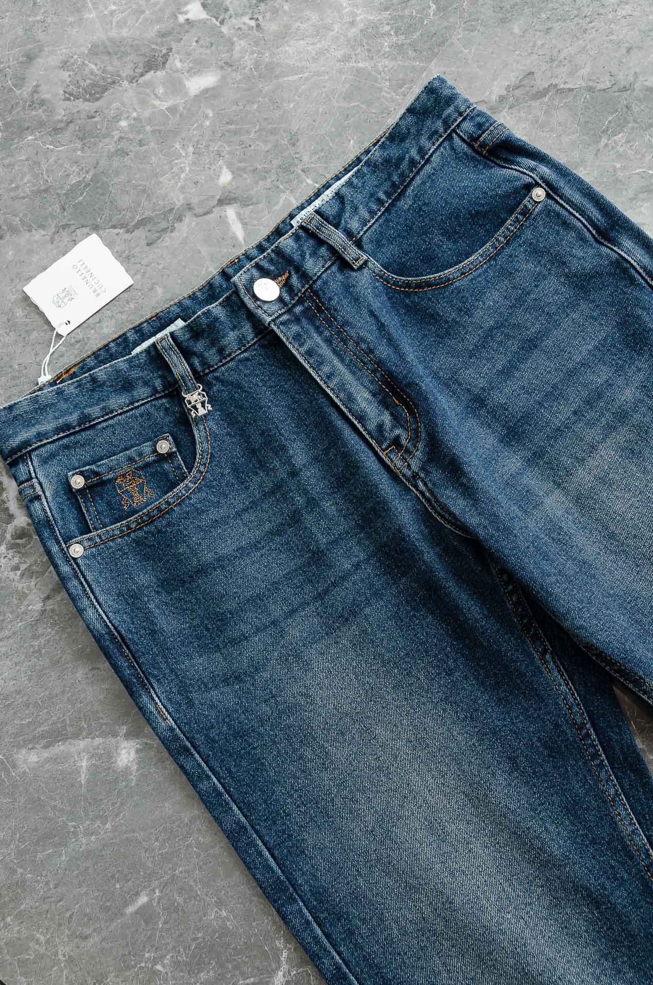 BC 2025男士时尚直筒牛仔长裤！最新裤装单品奉献，所有品质控男粉必须入手的极品，这样一条段位的牛仔裤