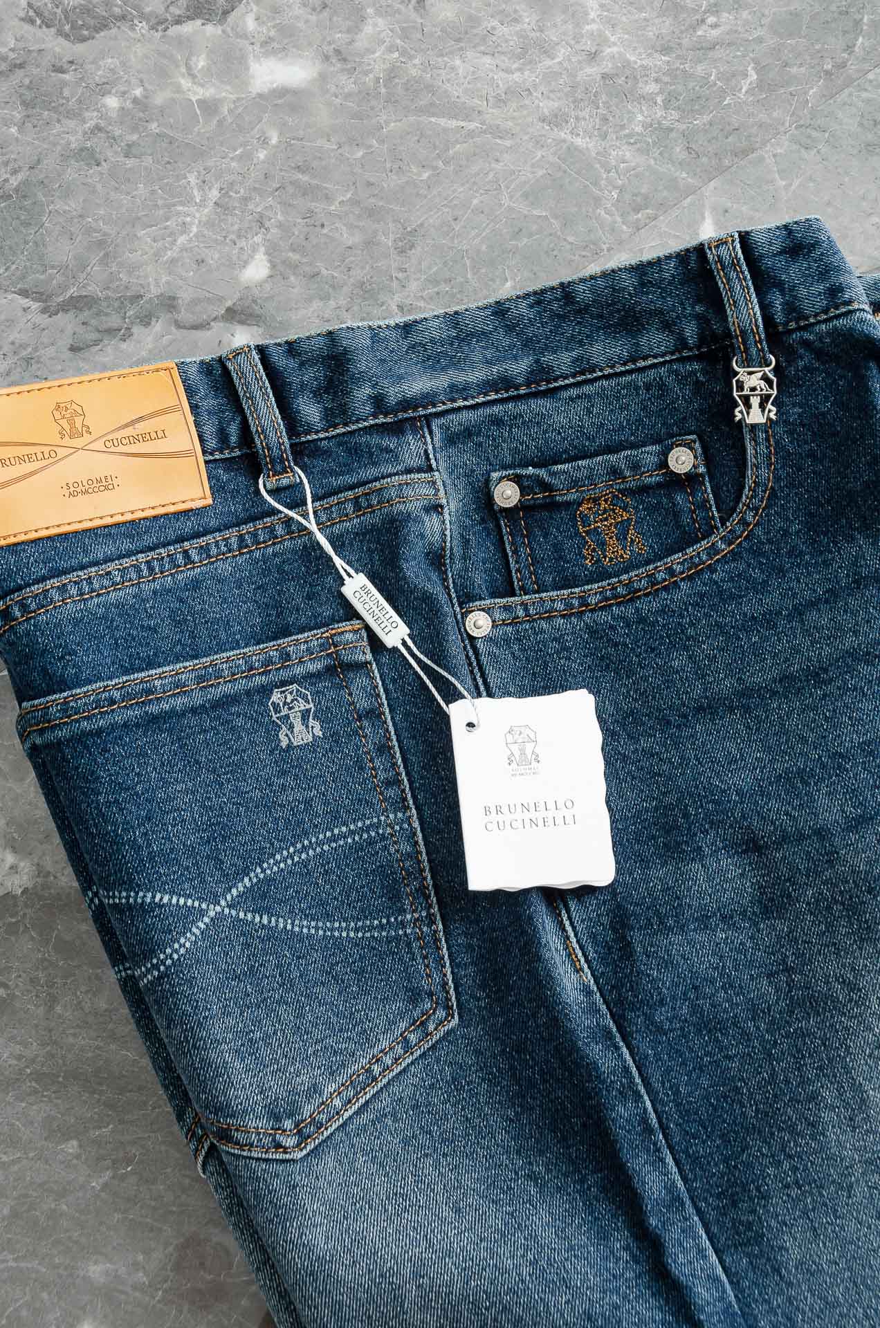 BC 2025男士时尚直筒牛仔长裤！最新裤装单品奉献，所有品质控男粉必须入手的极品，这样一条段位的牛仔裤