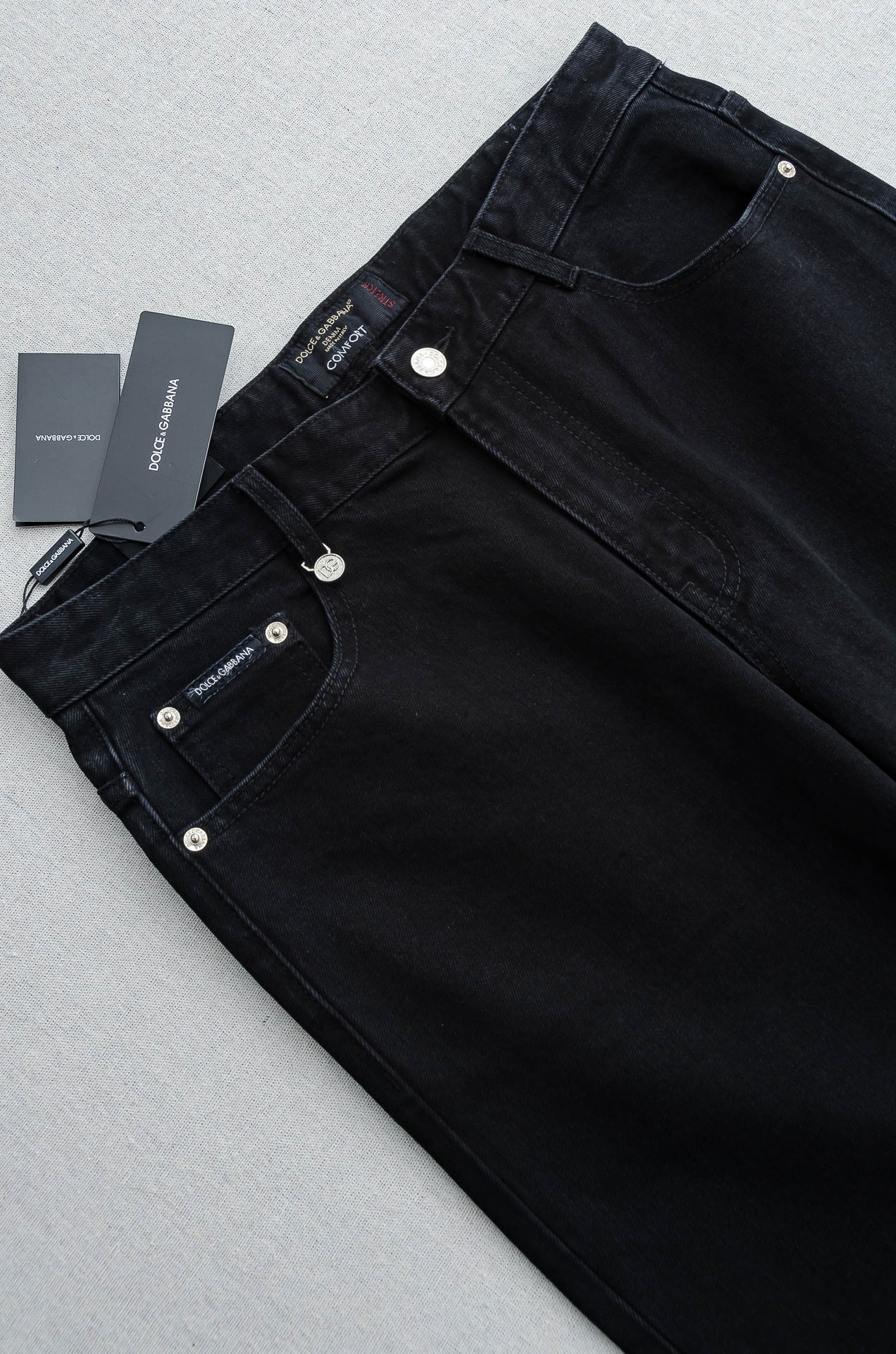 DG2025男士时尚直筒牛仔长裤！最新裤装单品奉献，所有品质控男粉必须入手的极品，这样一条段位的牛仔裤，