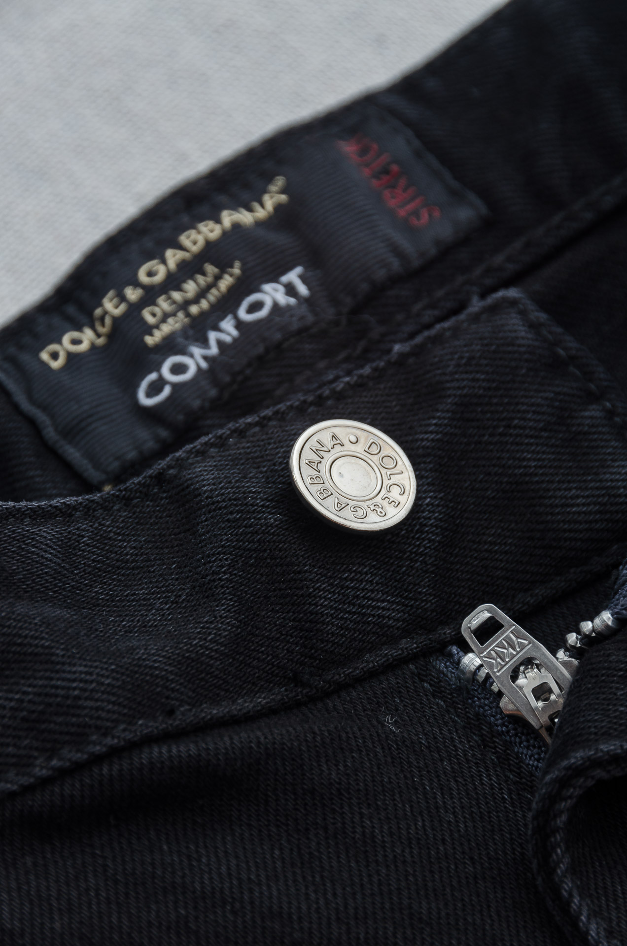 DG2025男士时尚直筒牛仔长裤！最新裤装单品奉献，所有品质控男粉必须入手的极品，这样一条段位的牛仔裤，