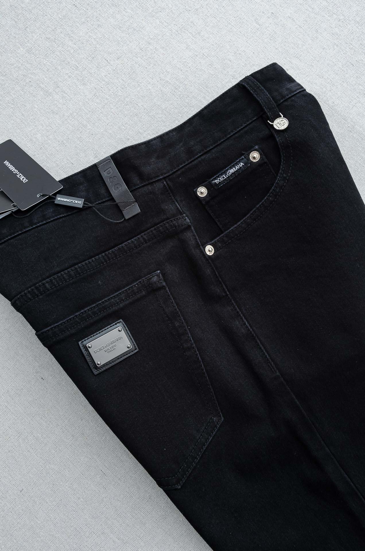 DG2025男士时尚直筒牛仔长裤！最新裤装单品奉献，所有品质控男粉必须入手的极品，这样一条段位的牛仔裤，