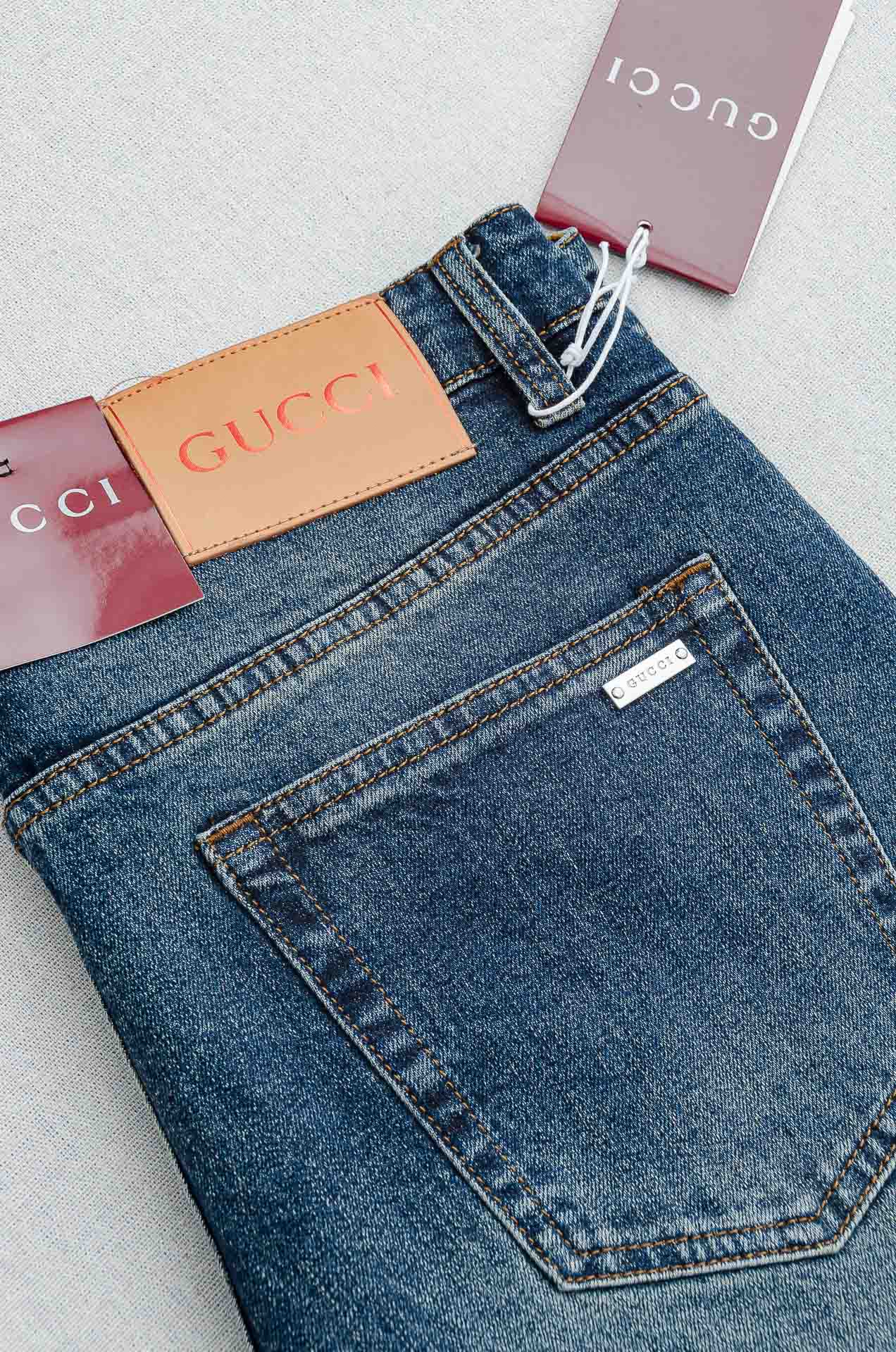 GUCC*i 古驰2025男士时尚直筒牛仔长裤！最新裤装单品奉献，所有品质控男粉必须入手的极品，这样一条