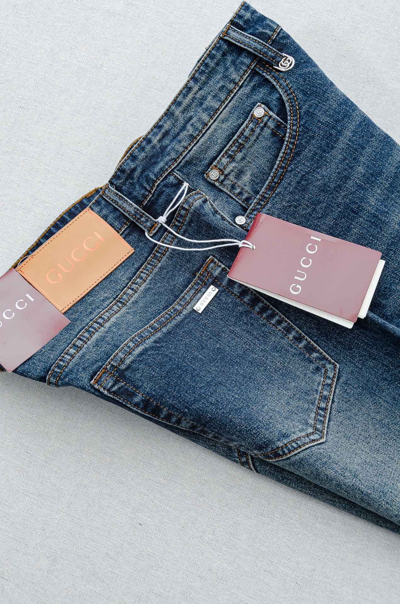 GUCC*i 古驰2025男士时尚直筒牛仔长裤！最新裤装单品奉献，所有品质控男粉必须入手的极品，这样一条