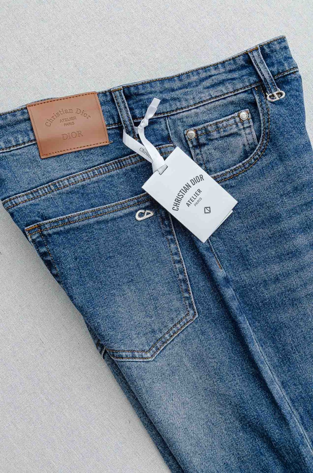 D*ior 迪/奥2025男士时尚直筒牛仔长裤！最新裤装单品奉献，所有品质控男粉必须入手的极品，这样一条