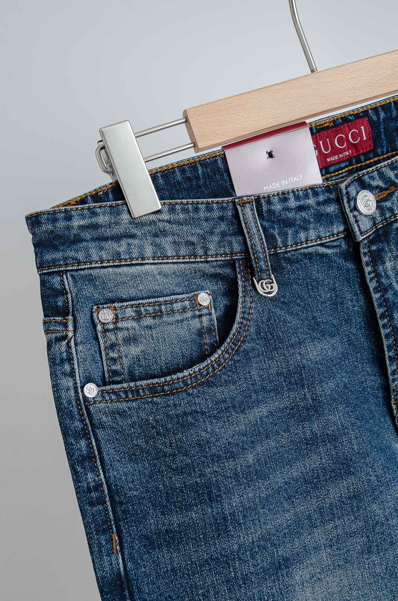 ☀️☀️Gu*cci 2025男士时尚直筒牛仔长裤！最新裤装单品奉献，所有品质控男粉必须入手的极品，这样